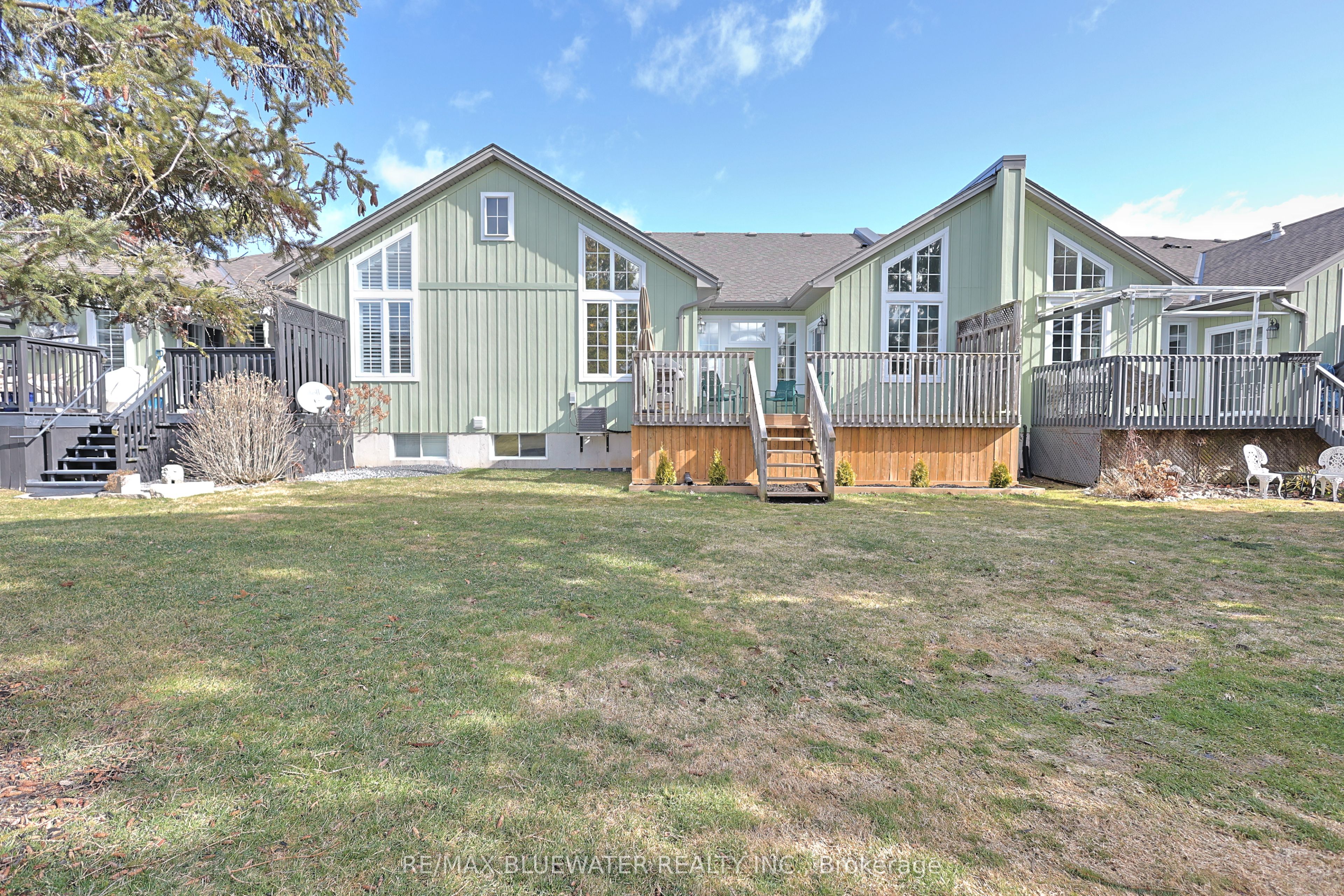 13 Oakwood Links Lane, South Huron, ON N0M 1T0 photo 2