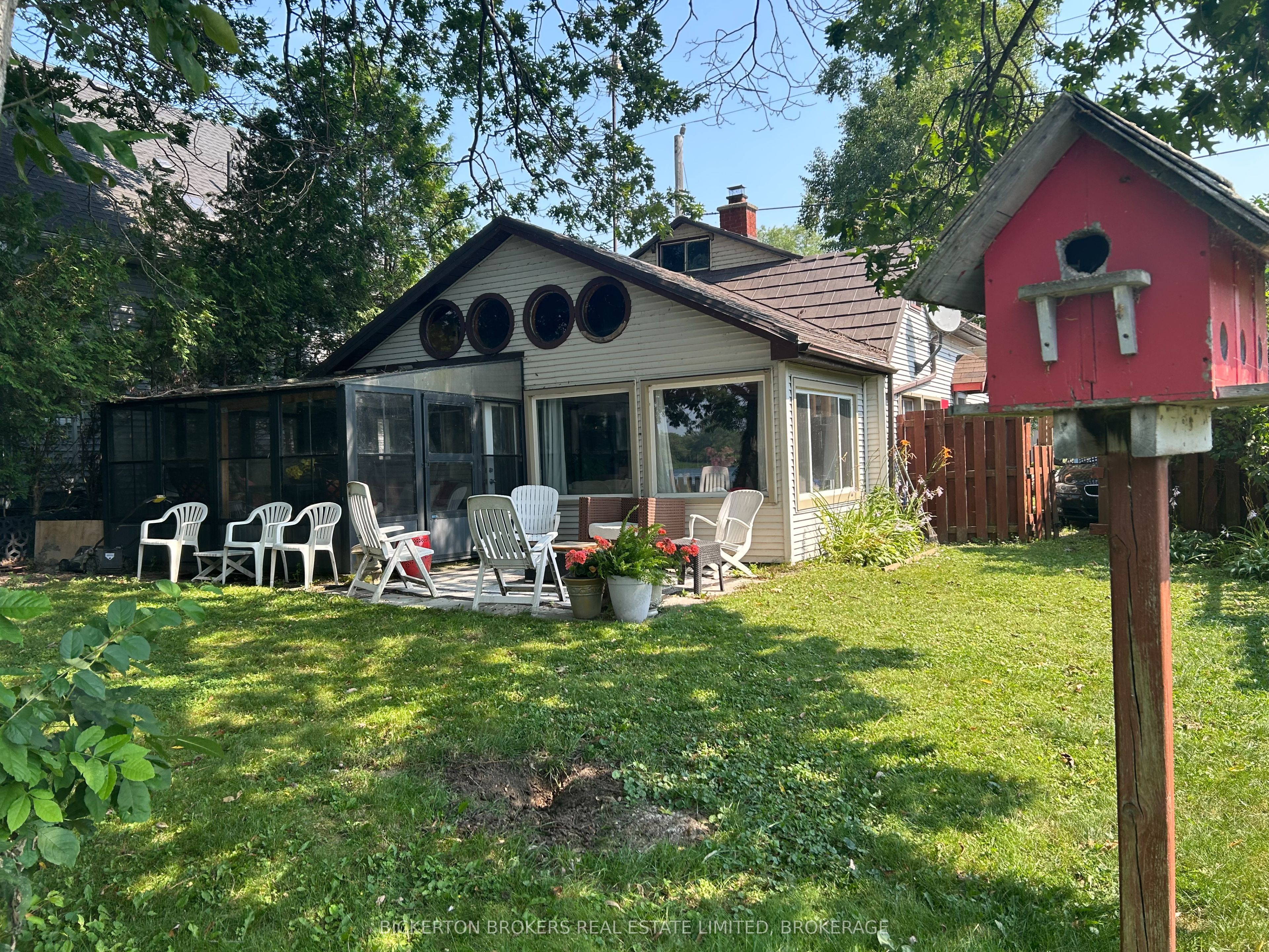 15 Sturtivans Lane, Front of Leeds & Seeleys Bay, ON K7G 2V4 photo 4