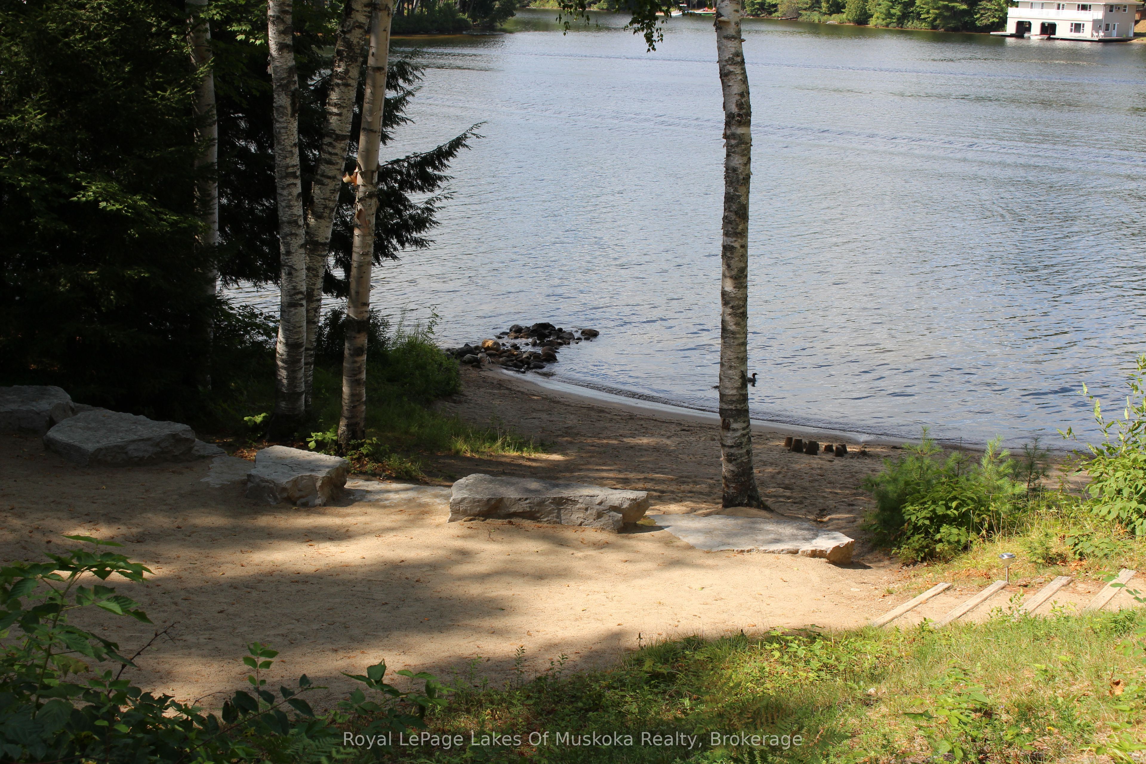 1020 Birch Glen Road V1, W1, Lake of Bays, ON P0B 1A0 photo 2