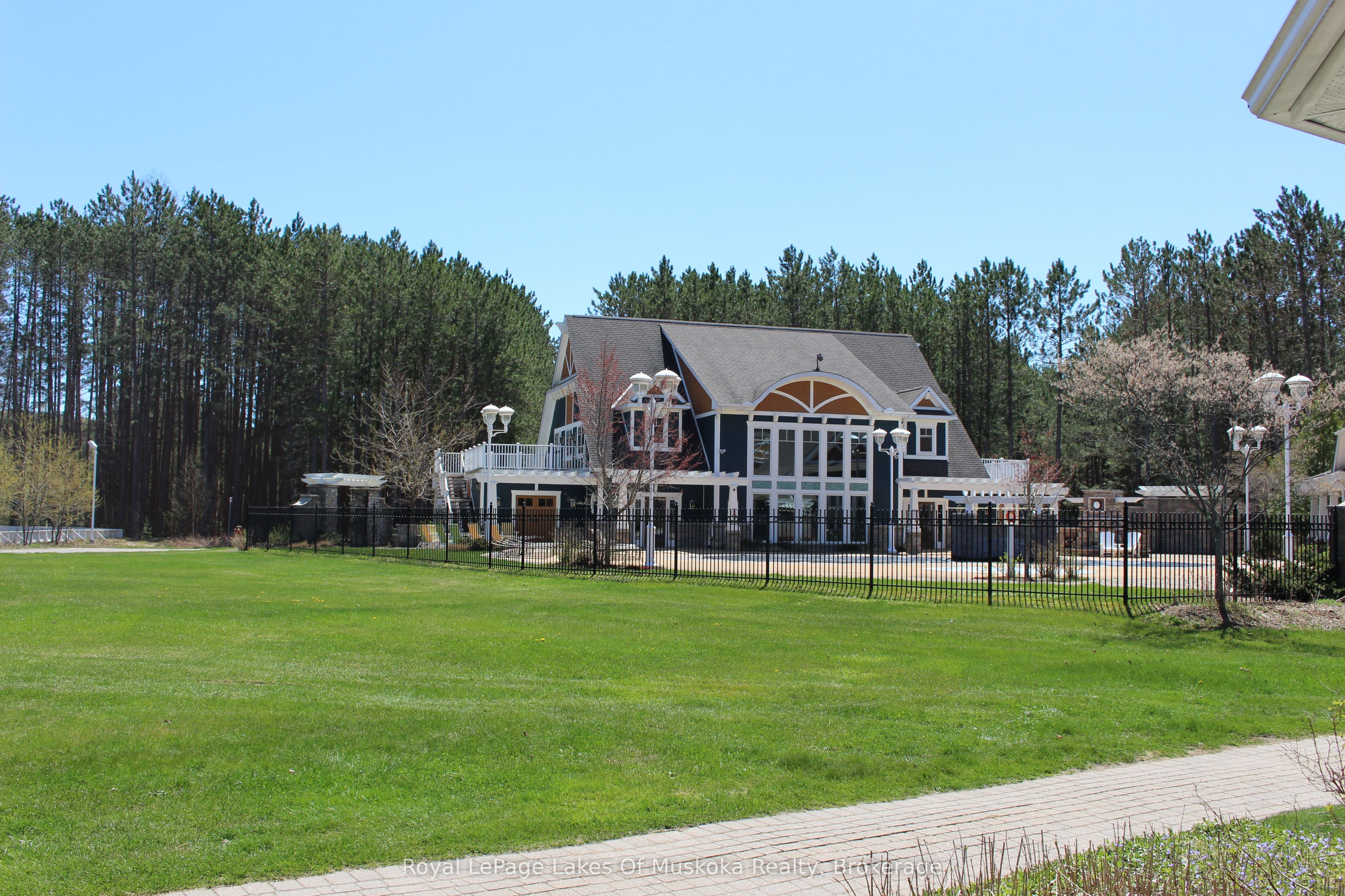 1020 Birch Glen Road V1, W1, Lake of Bays, ON P0B 1A0 photo 5