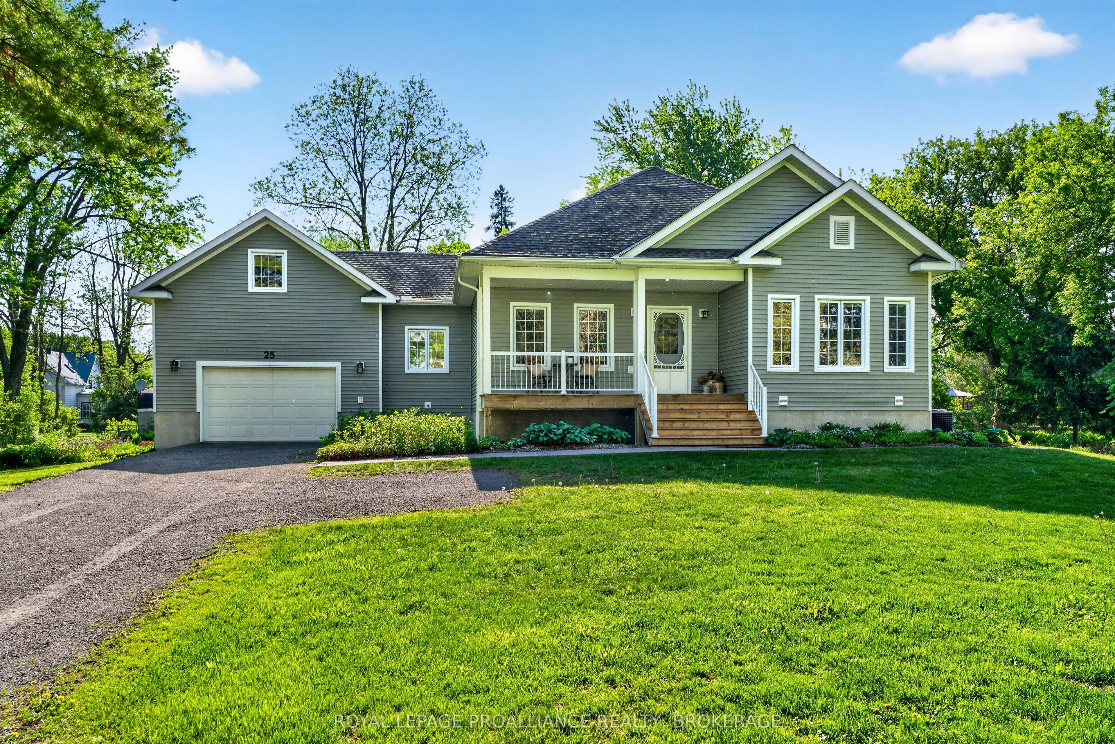 25 George Street E, Westport, ON K0G 1X0