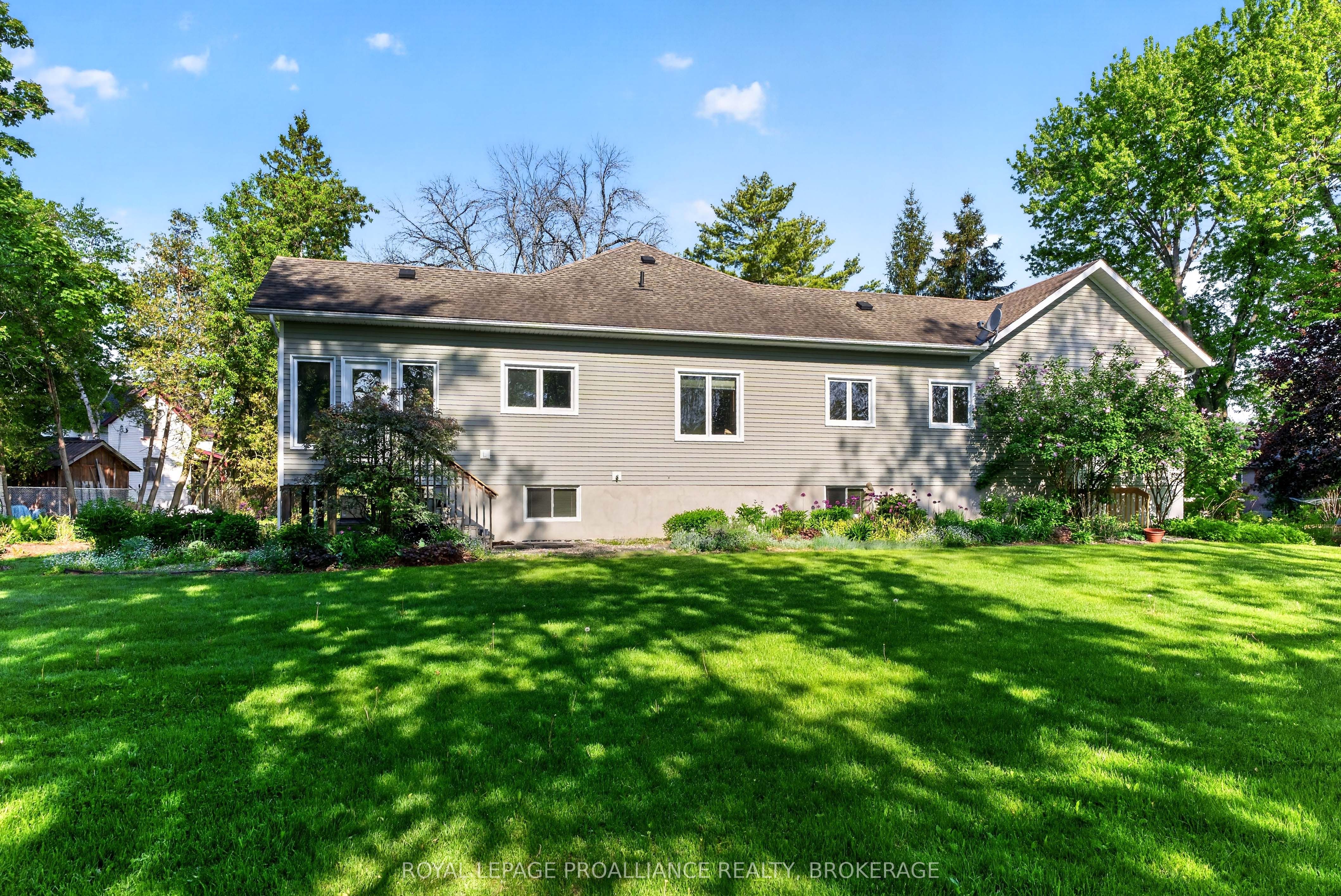 25 George Street E, Westport, ON K0G 1X0 photo 5