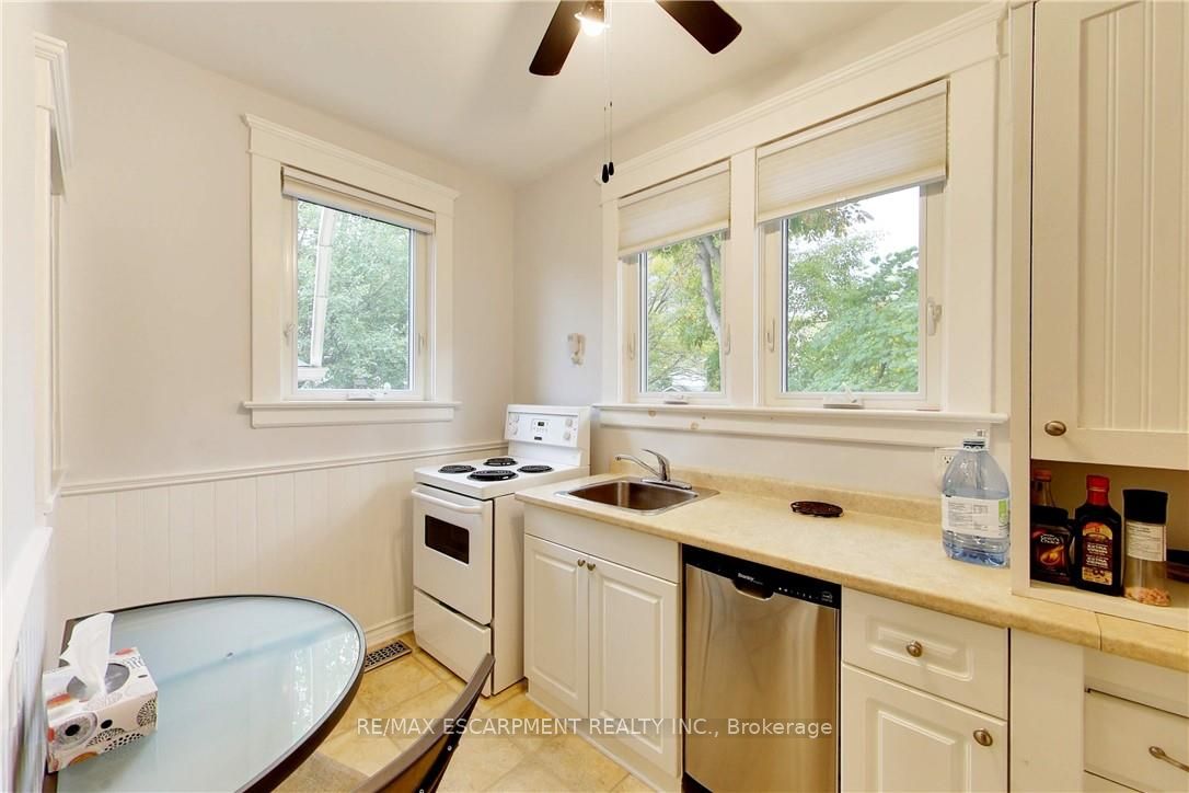 122 Forsyth Street East #1, Sarnia, ON N7T 6C3