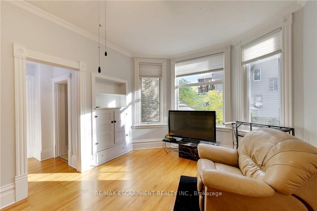 122 Forsyth Street East #1, Sarnia, ON N7T 6C3 photo 2