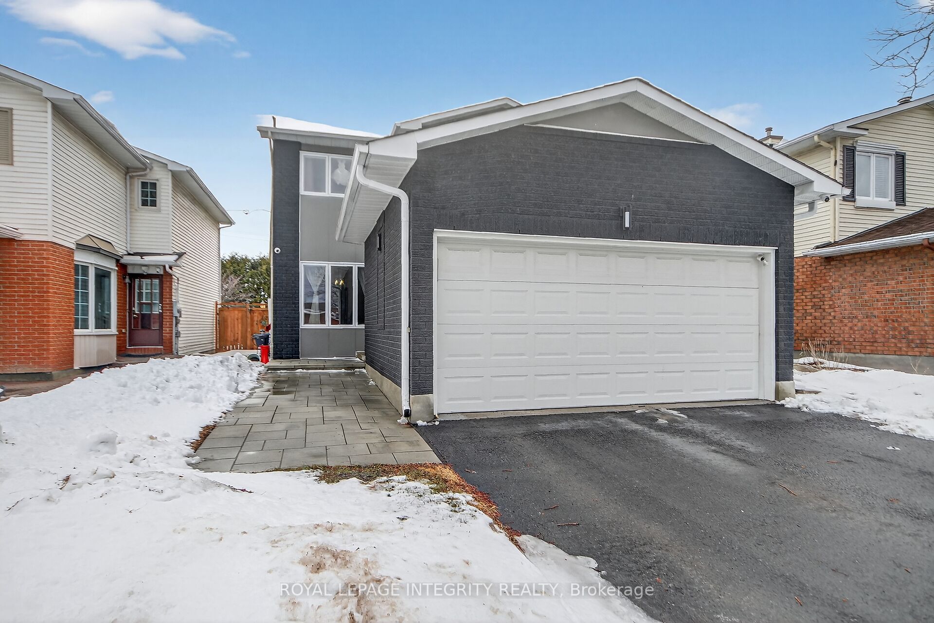 2092 Legrand Crescent, Orleans - Cumberland and Area, ON K1E 3T6 photo 2