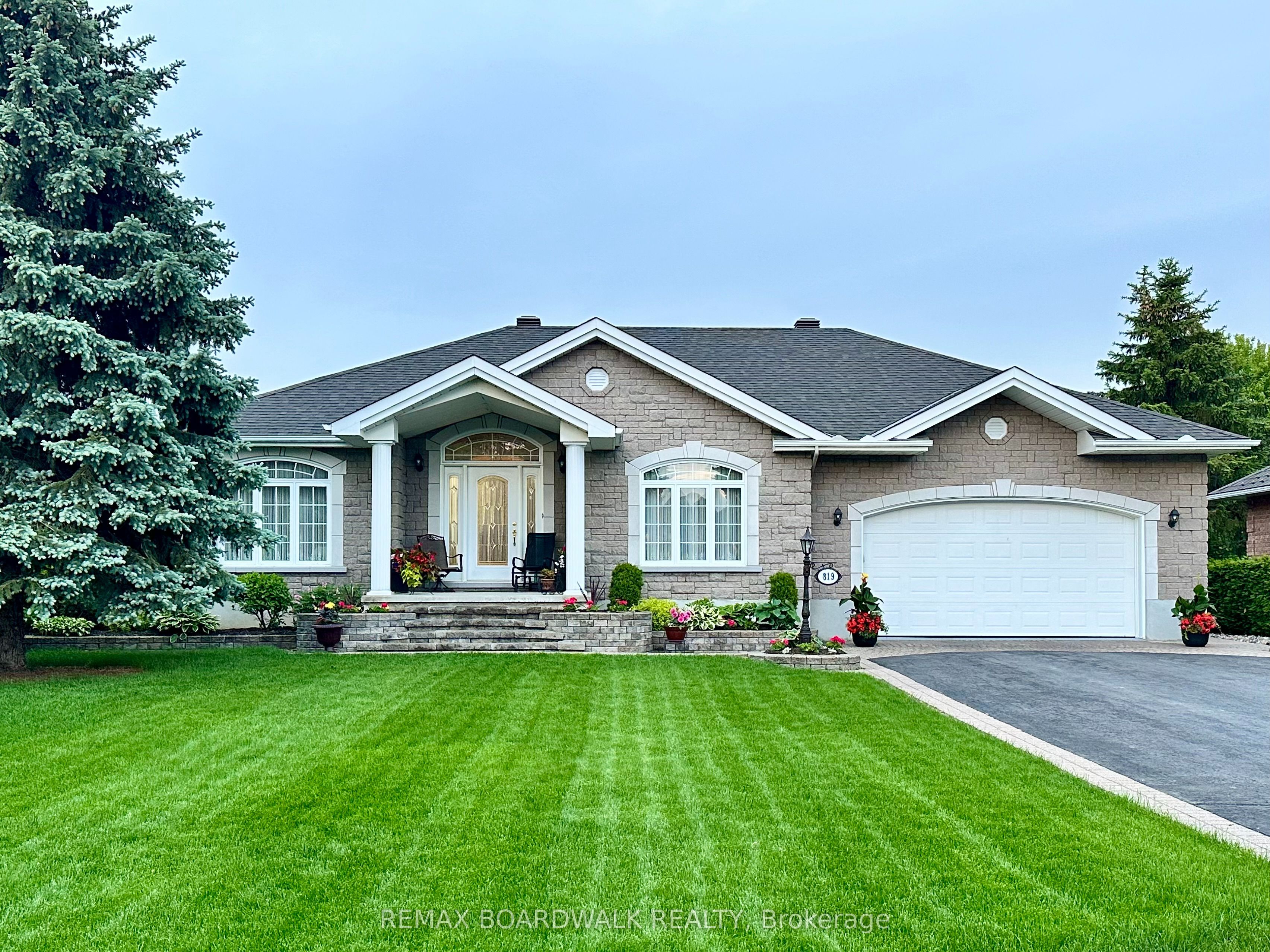 819 Laval Street, Casselman, ON K0A 1M0