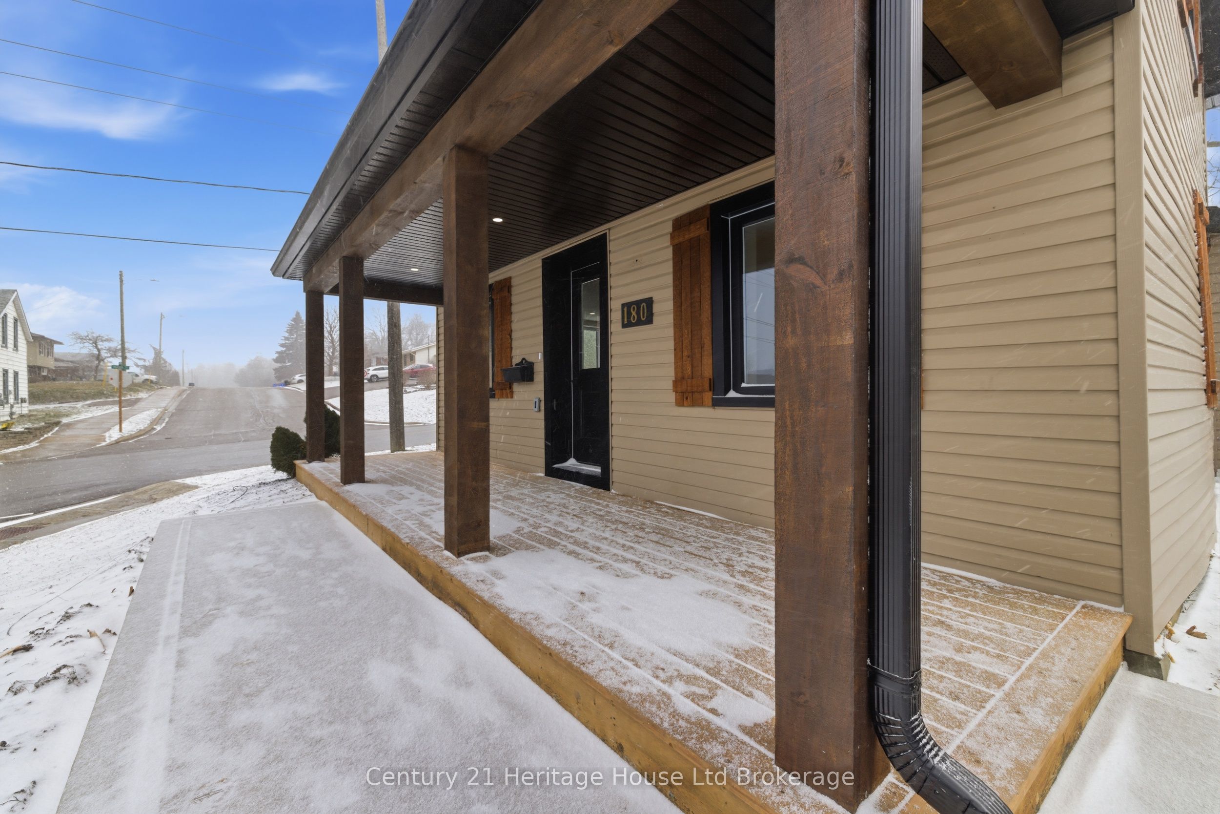 180 Cherry Street W, Ingersoll, ON N5C 1H9 photo 2