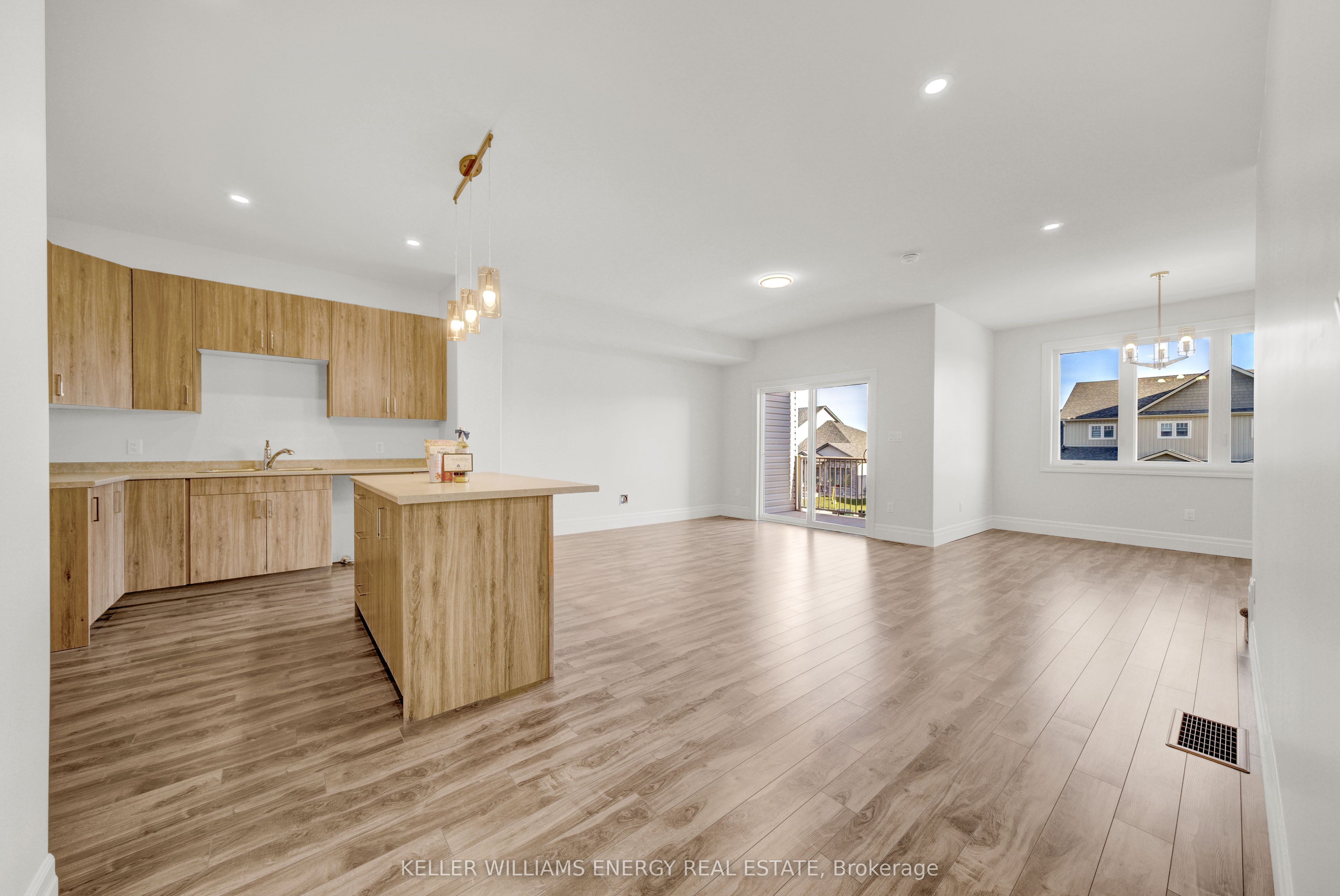 17 Markland Avenue, Prince Edward County, ON K0K 2T0 photo 4