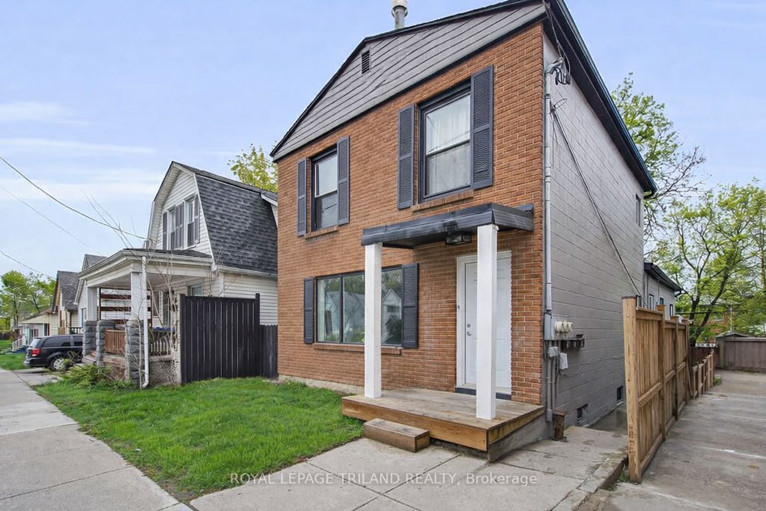 18.5 Adelaide Street S, London South, ON N5Z 3J8