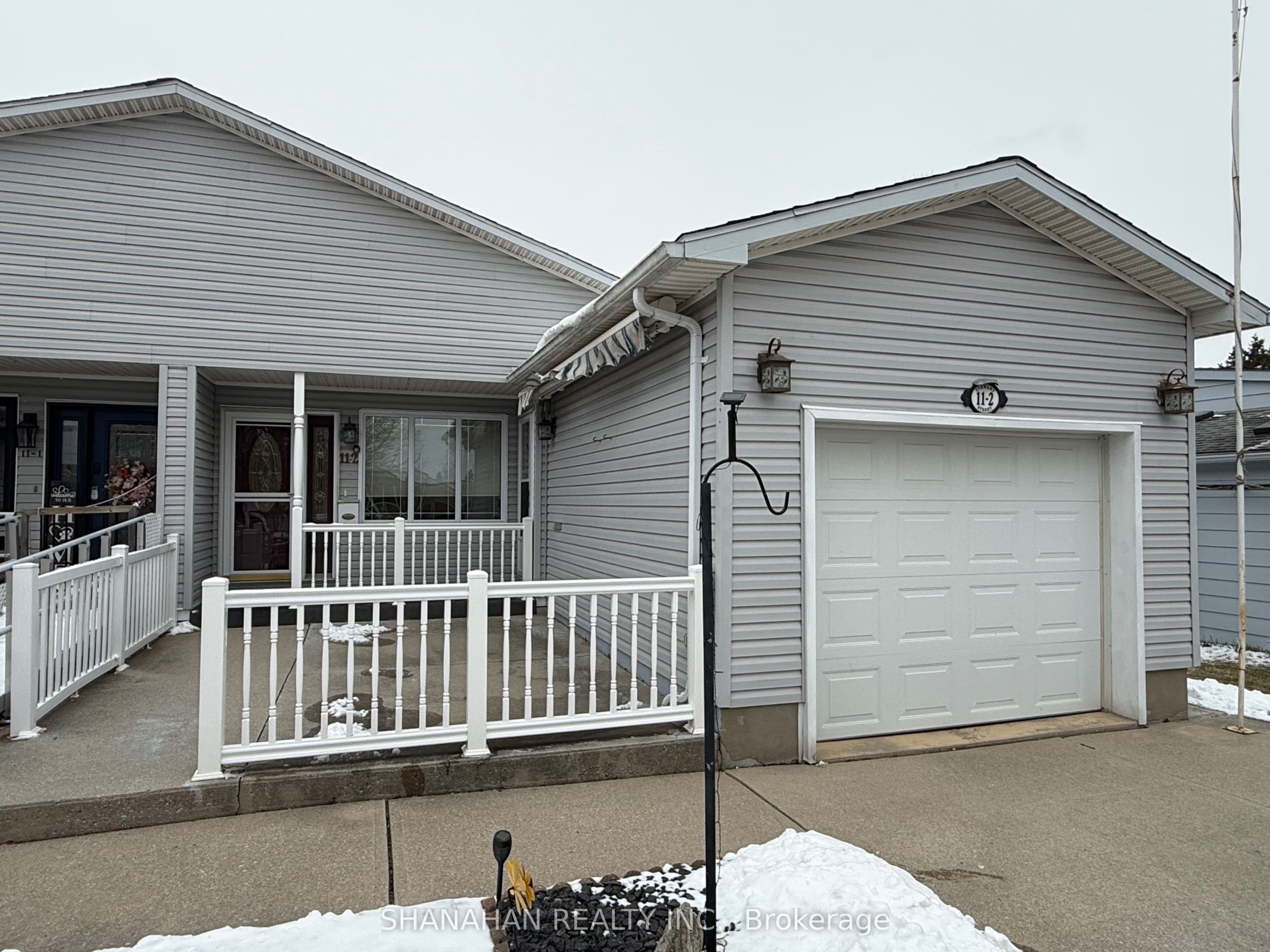 11-2 Stewart Street, Strathroy-Caradoc, ON N7G 1A1 photo 4