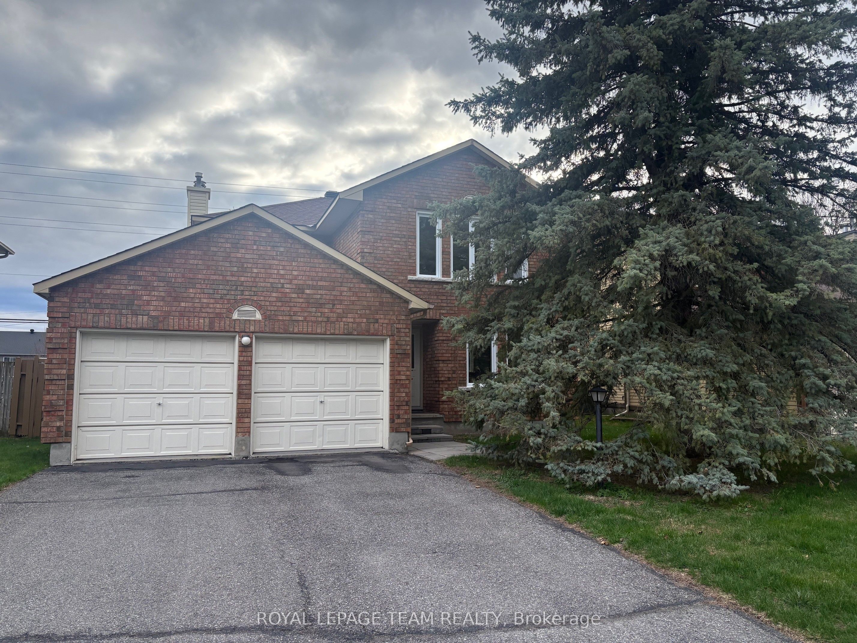 97 Huntsman Crescent, Kanata, ON K2M 1H8 photo 3