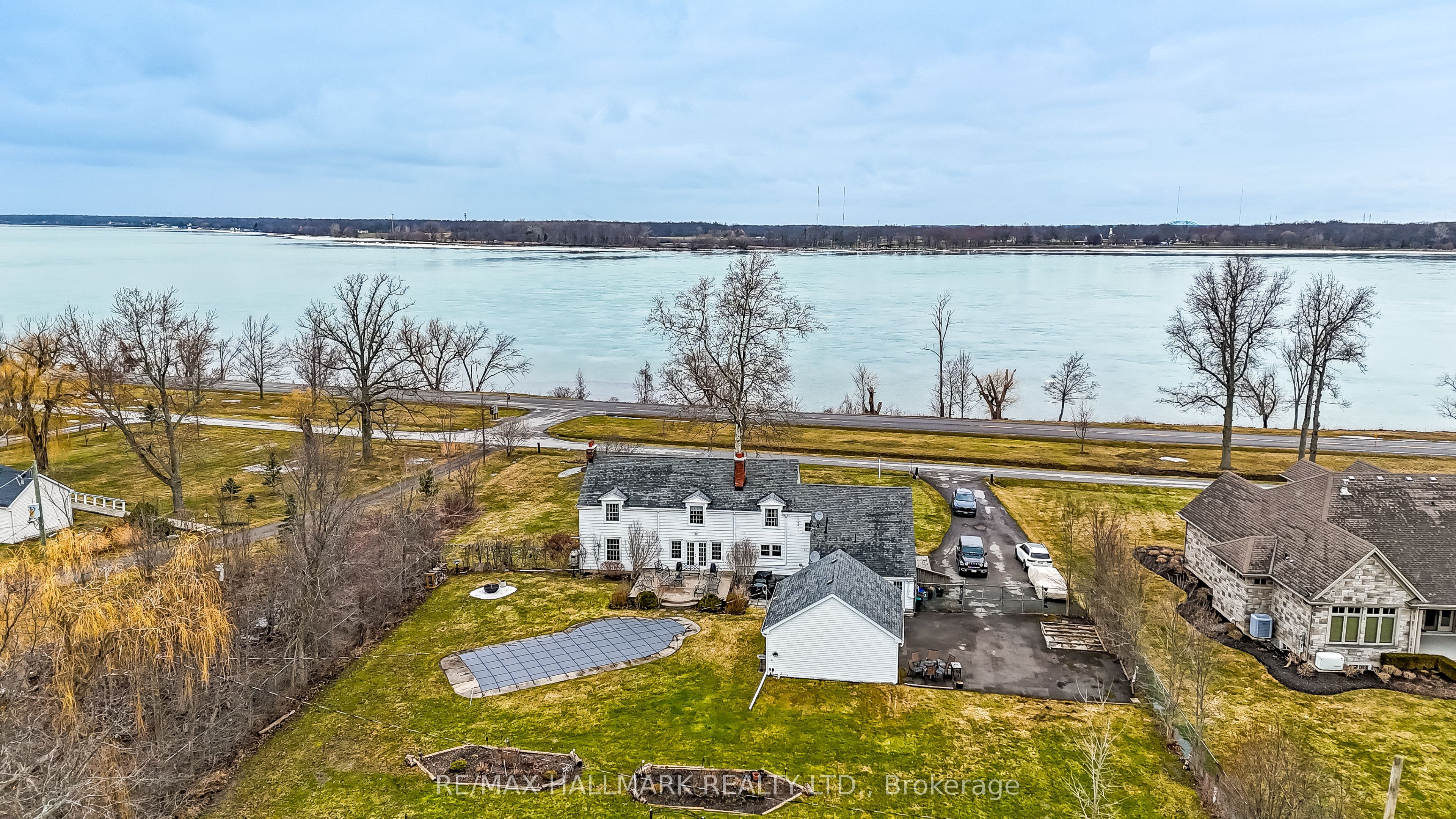 1927 Niagara Parkway, Fort Erie, ON L2A 5M4 photo 4