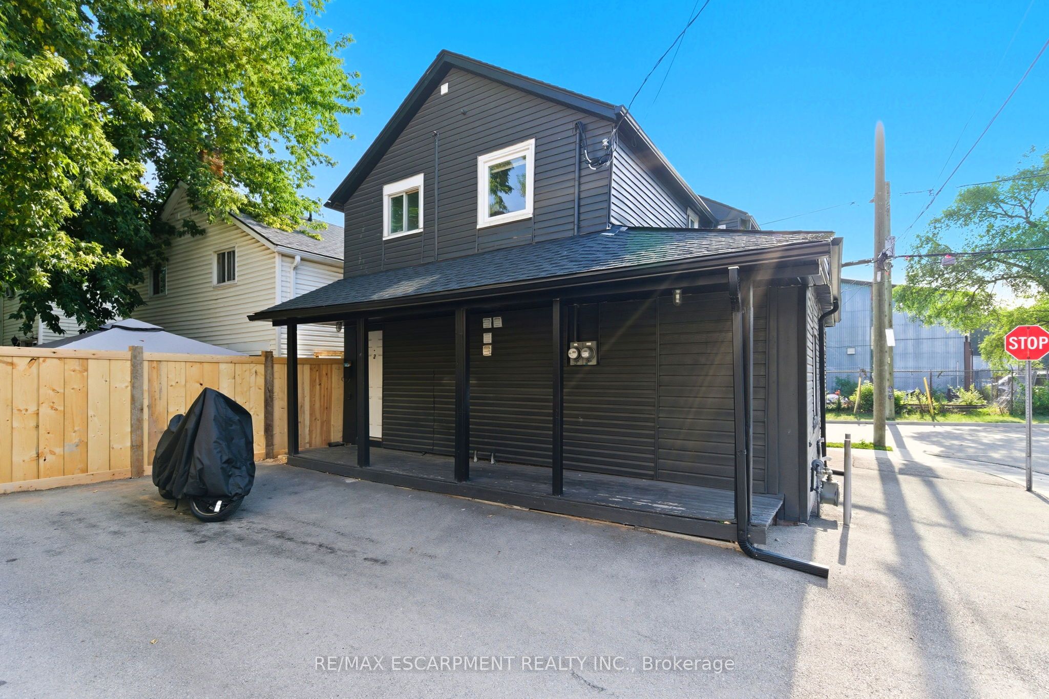 2 WINDSOR Street 2, Hamilton, ON L8R 2G8