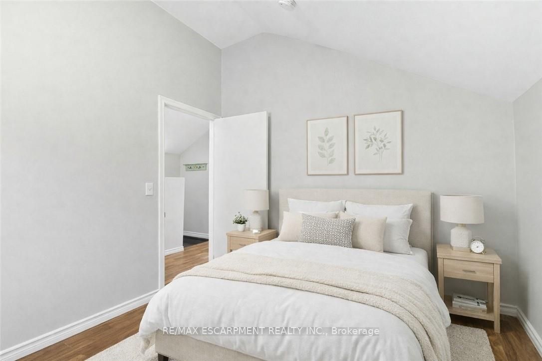 2 WINDSOR Street 2, Hamilton, ON L8R 2G8 photo 3