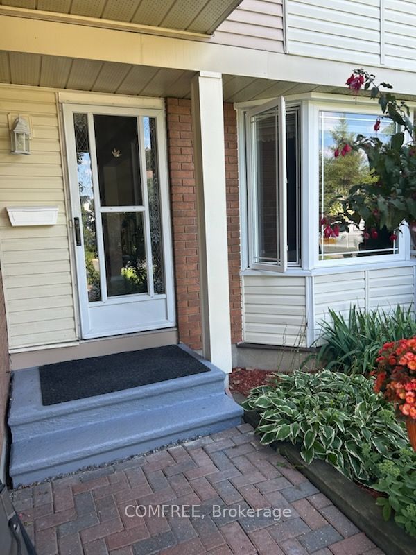 56 Fieldgate Drive, Barrhaven, ON K2J 1T9 photo 2