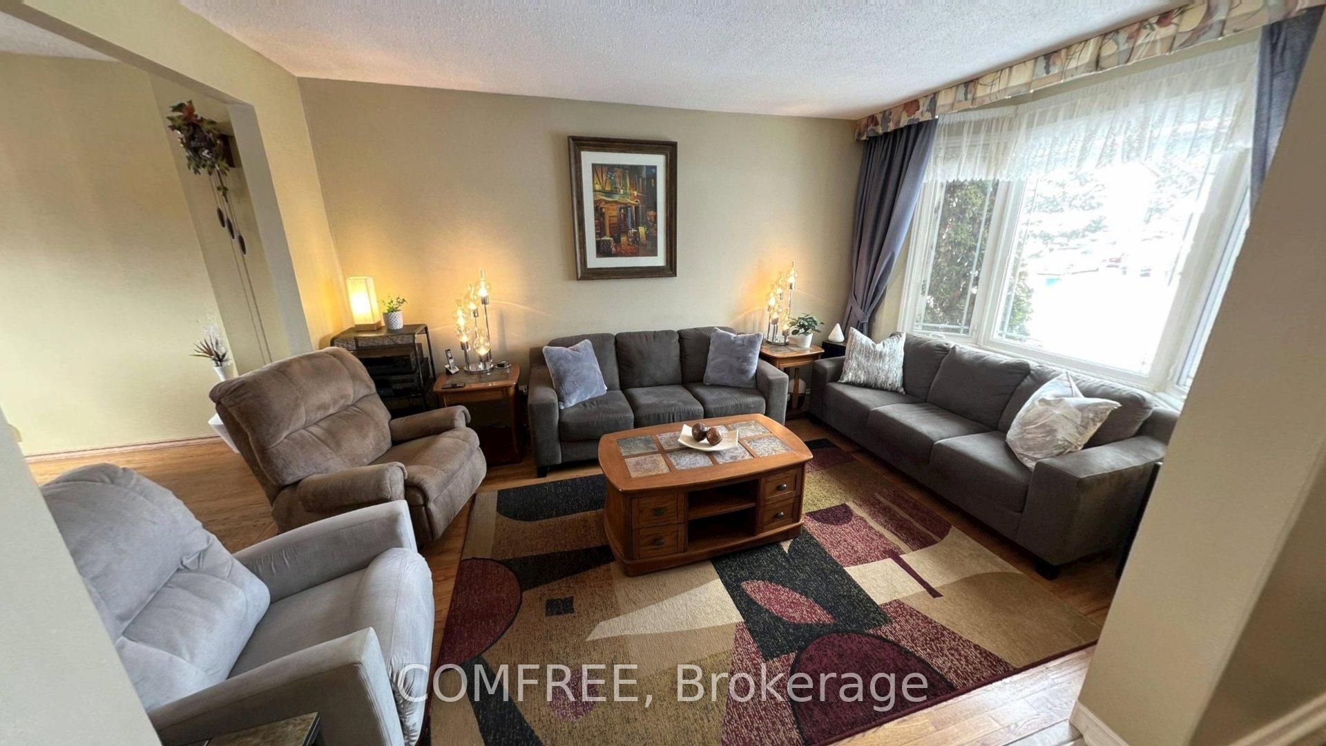 56 Fieldgate Drive, Barrhaven, ON K2J 1T9 photo 3