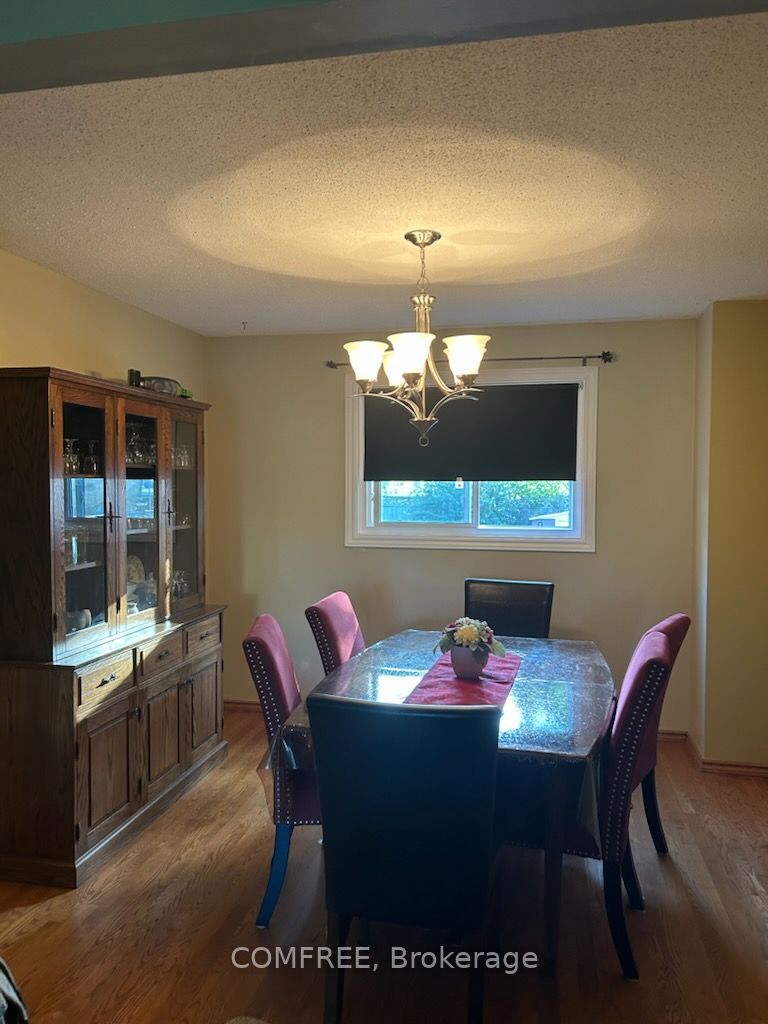 56 Fieldgate Drive, Barrhaven, ON K2J 1T9 photo 5