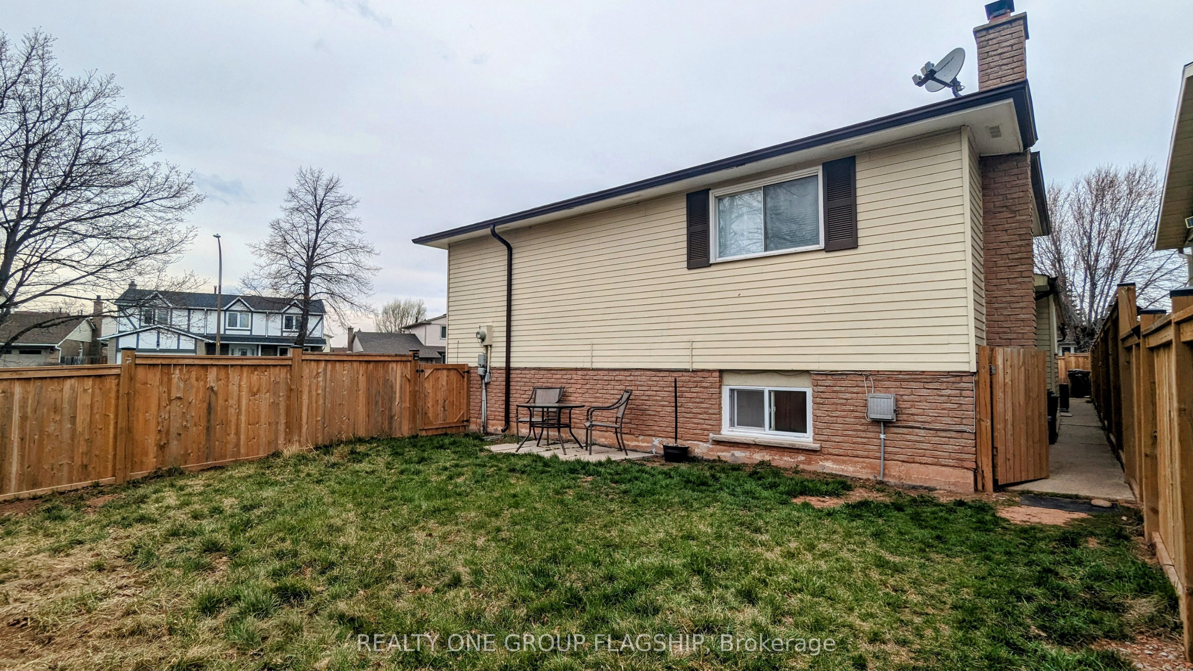 7 Greening Avenue, Hamilton, ON L8E 3Z8