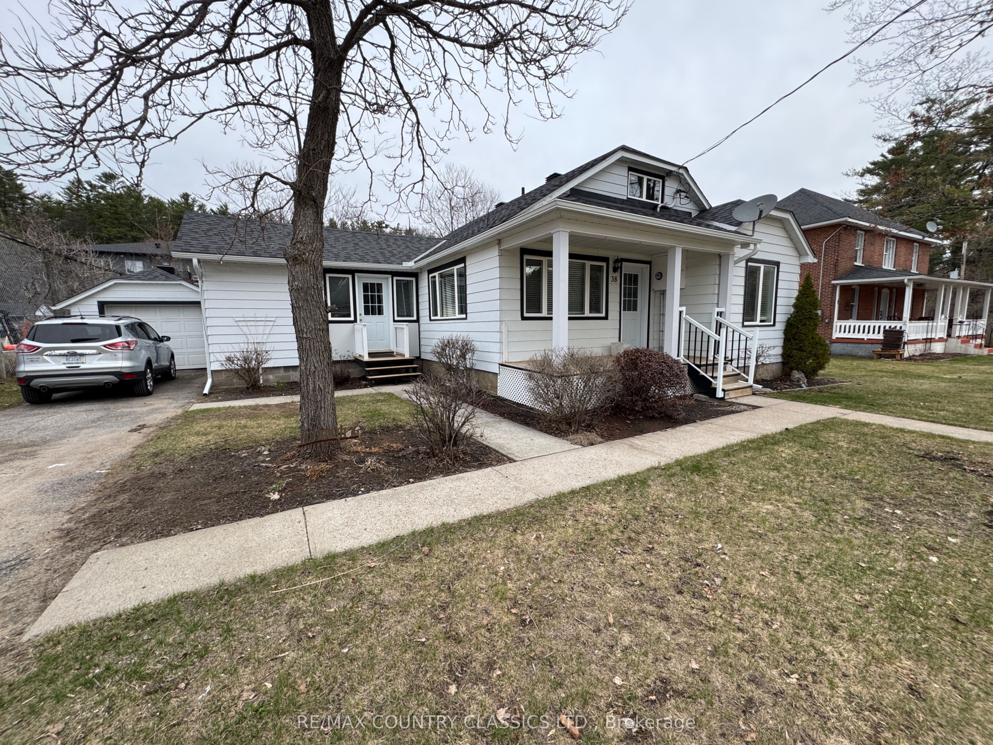 38 Flint Avenue, Bancroft, ON K0L 1C0 photo 5