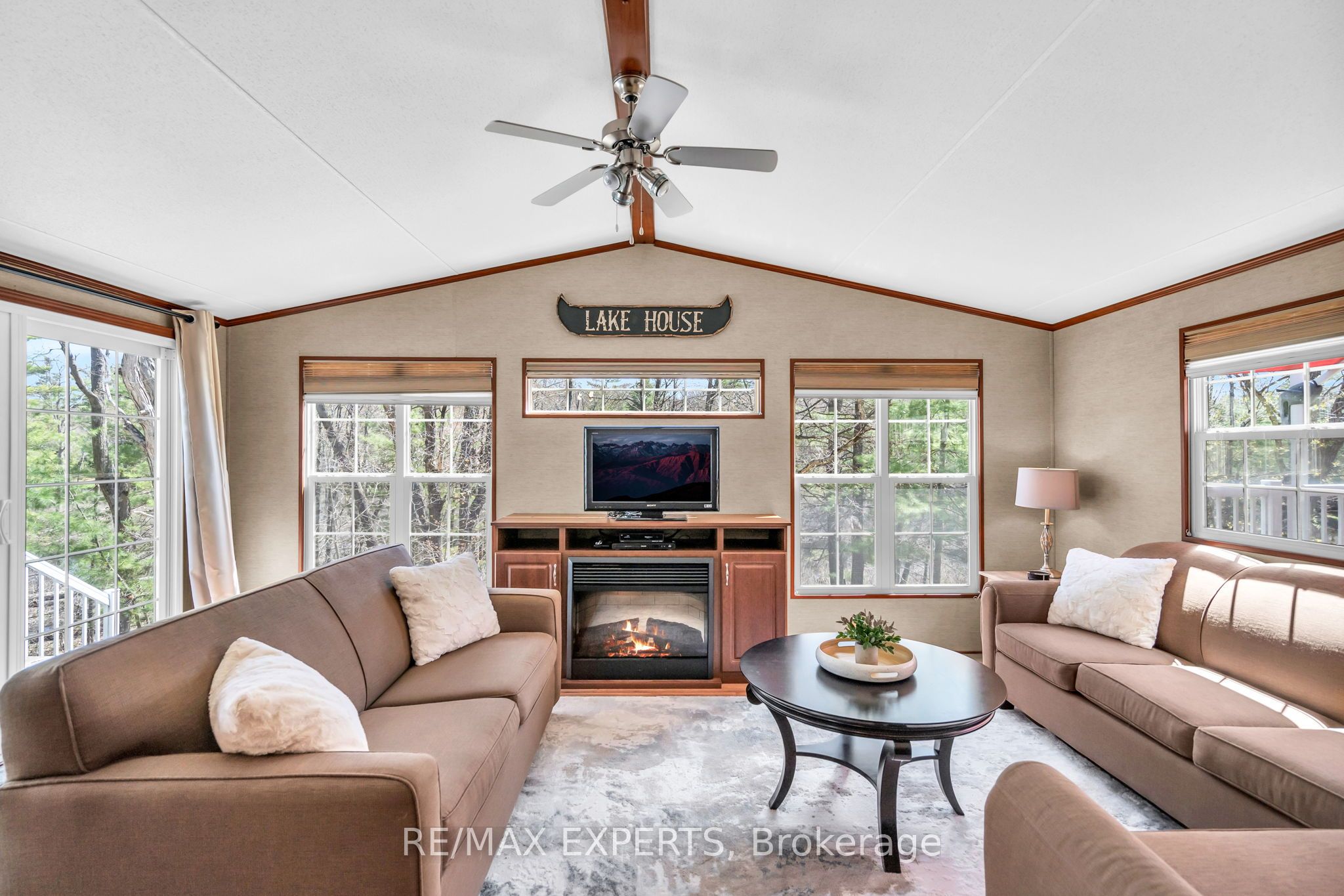 1336 S Morrison Lake Road 8, Gravenhurst, ON P0E 1G0