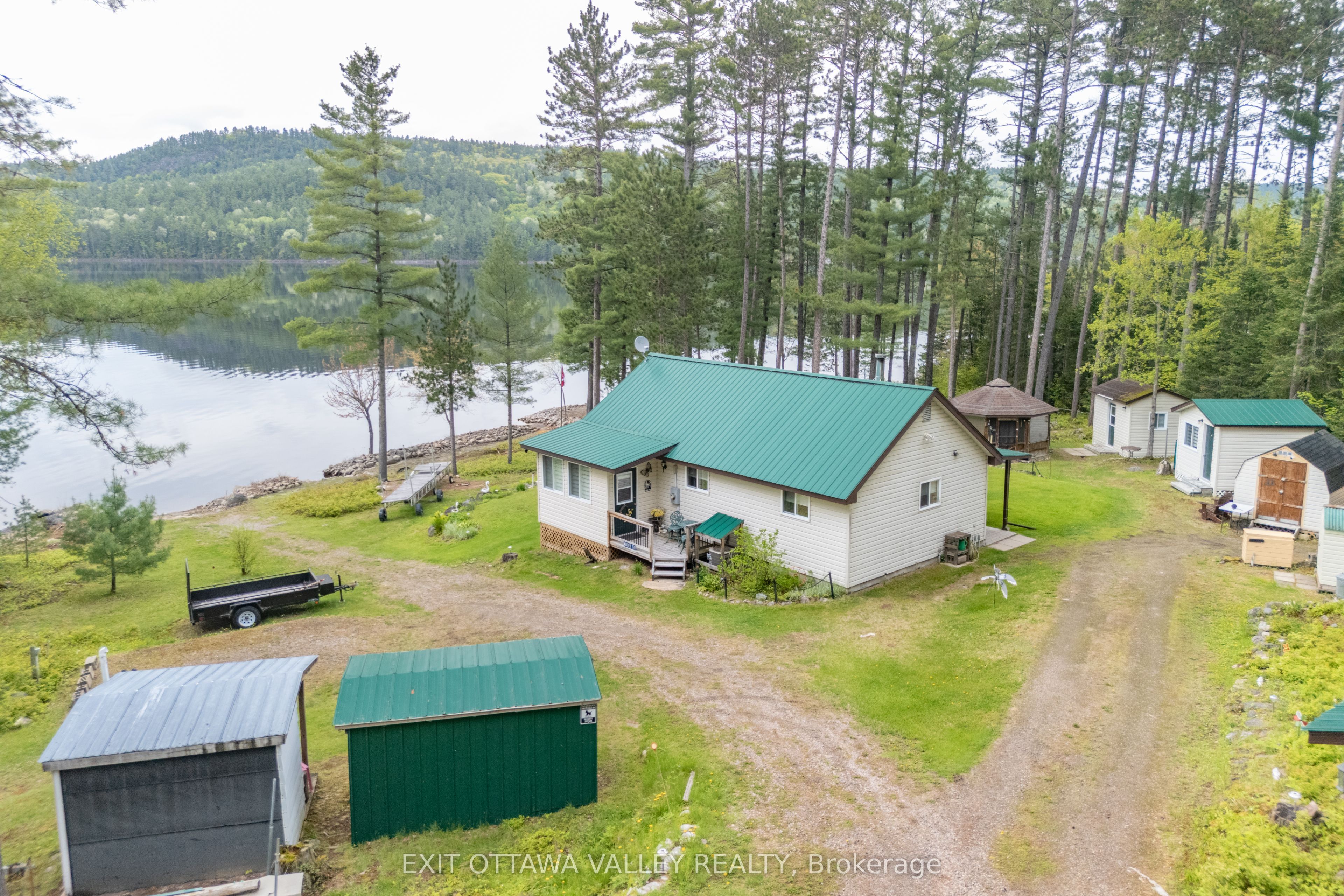 51 Myrlin Way, Laurentian Hills, ON K0J 1P0