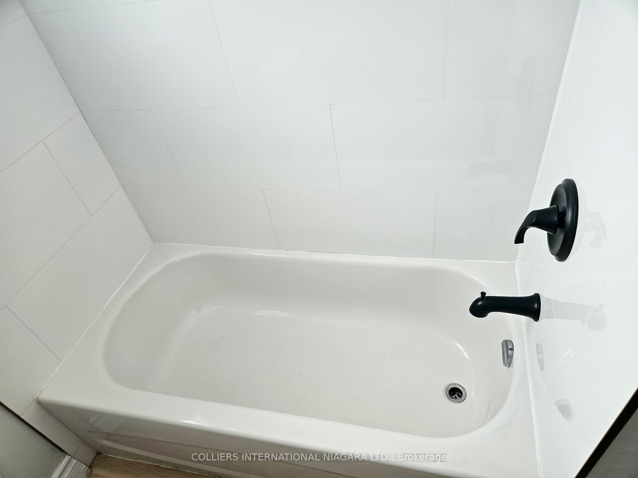 6256 Barker Street 3, Niagara Falls, ON L2G 1Y7 photo 5