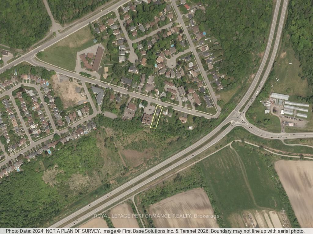 2478 Cleroux Crescent, Blackburn Hamlet, ON K1W 1A3 photo 2