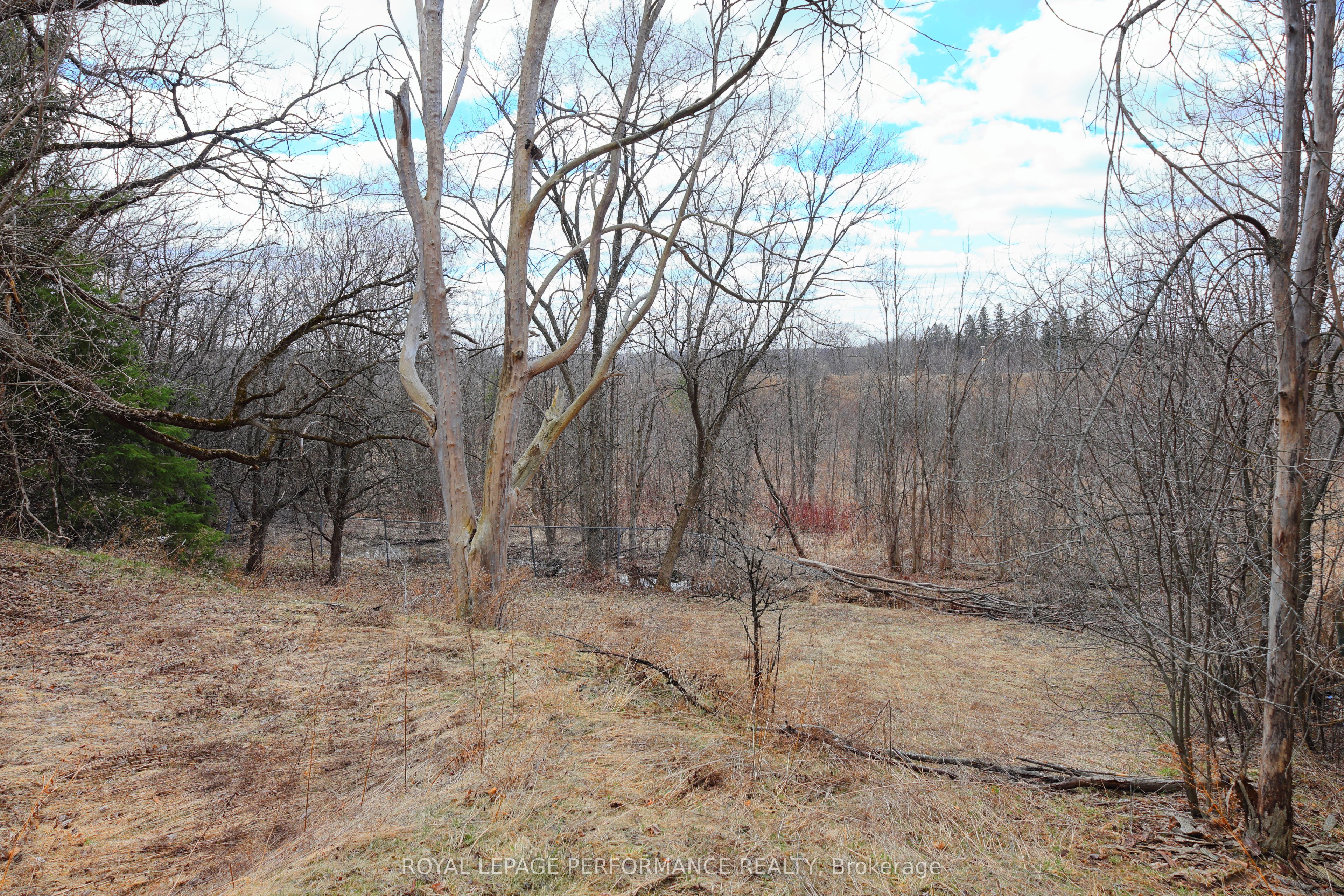 2478 Cleroux Crescent, Blackburn Hamlet, ON K1W 1A3 photo 4