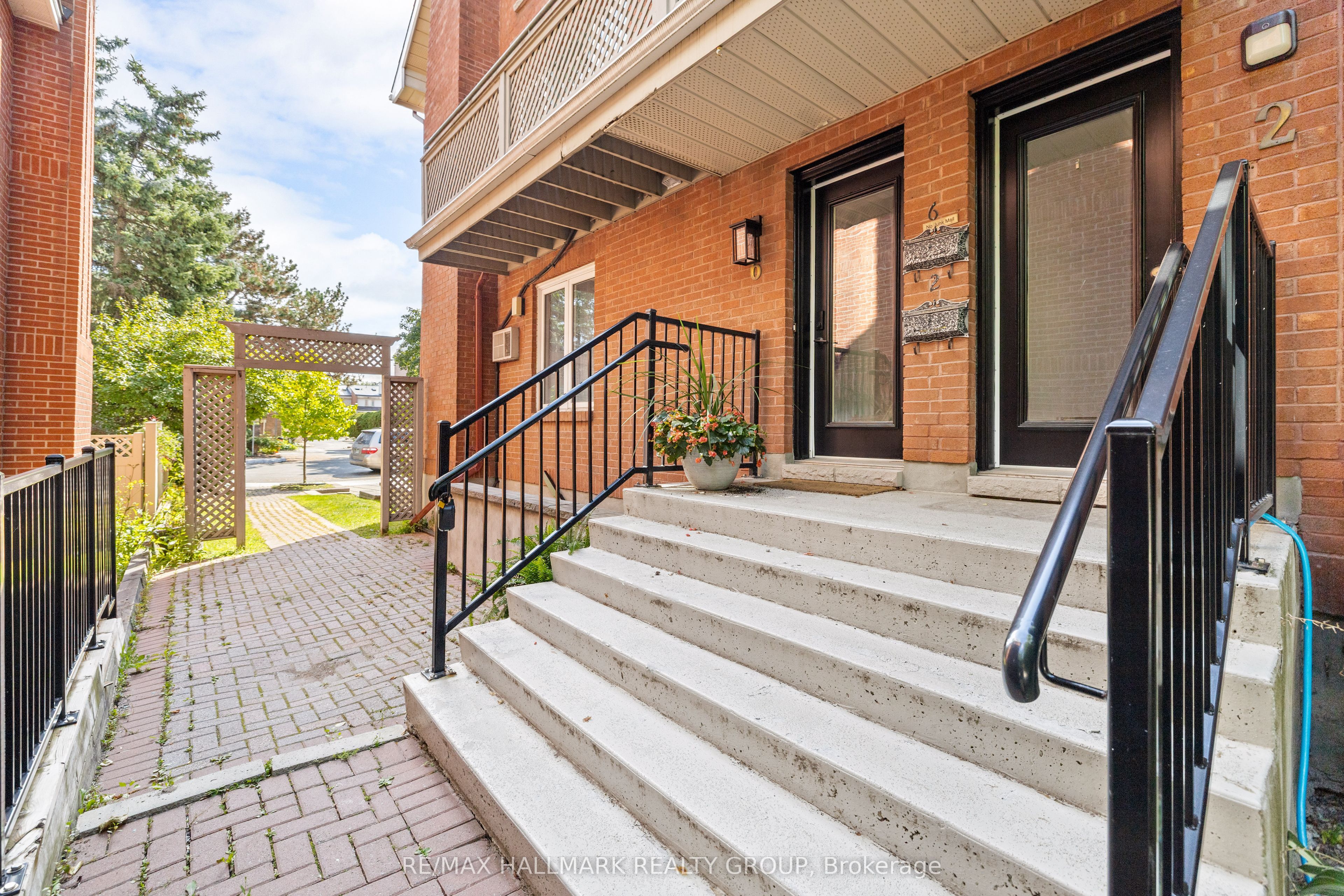 19 Montcalm Street 2, Glebe - Ottawa East and Area, ON K1S 0A2 photo 5