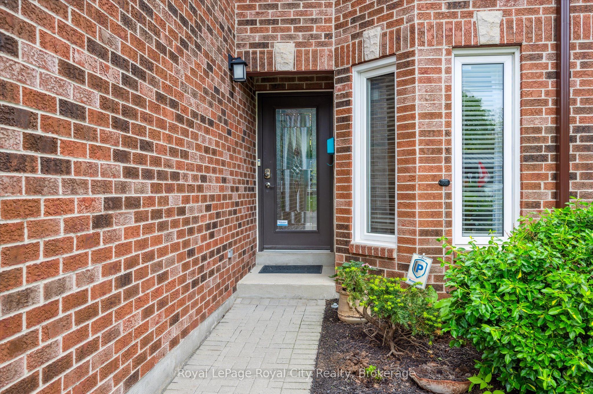 21 Marilyn Drive, Guelph, ON N1H 1G9 photo 3