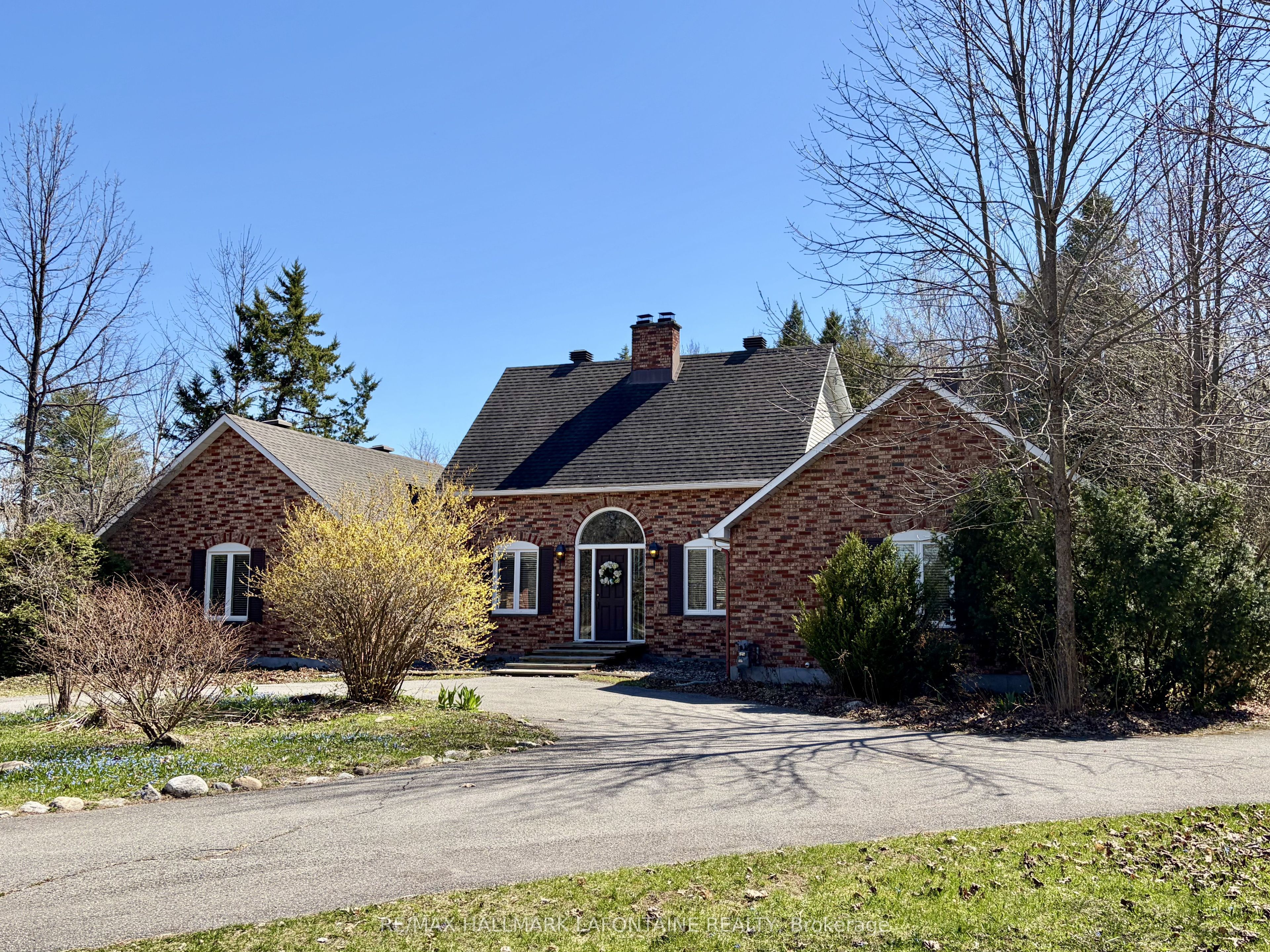1460 Kinsella Drive, Orleans - Cumberland and Area, ON K4C 1A9