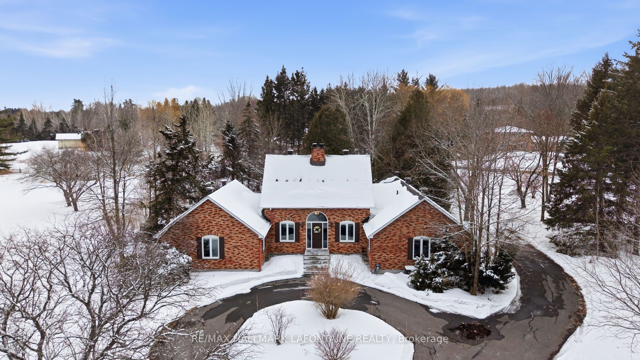 1460 Kinsella Drive, Orleans - Cumberland and Area, ON K4C 1A9 photo 2