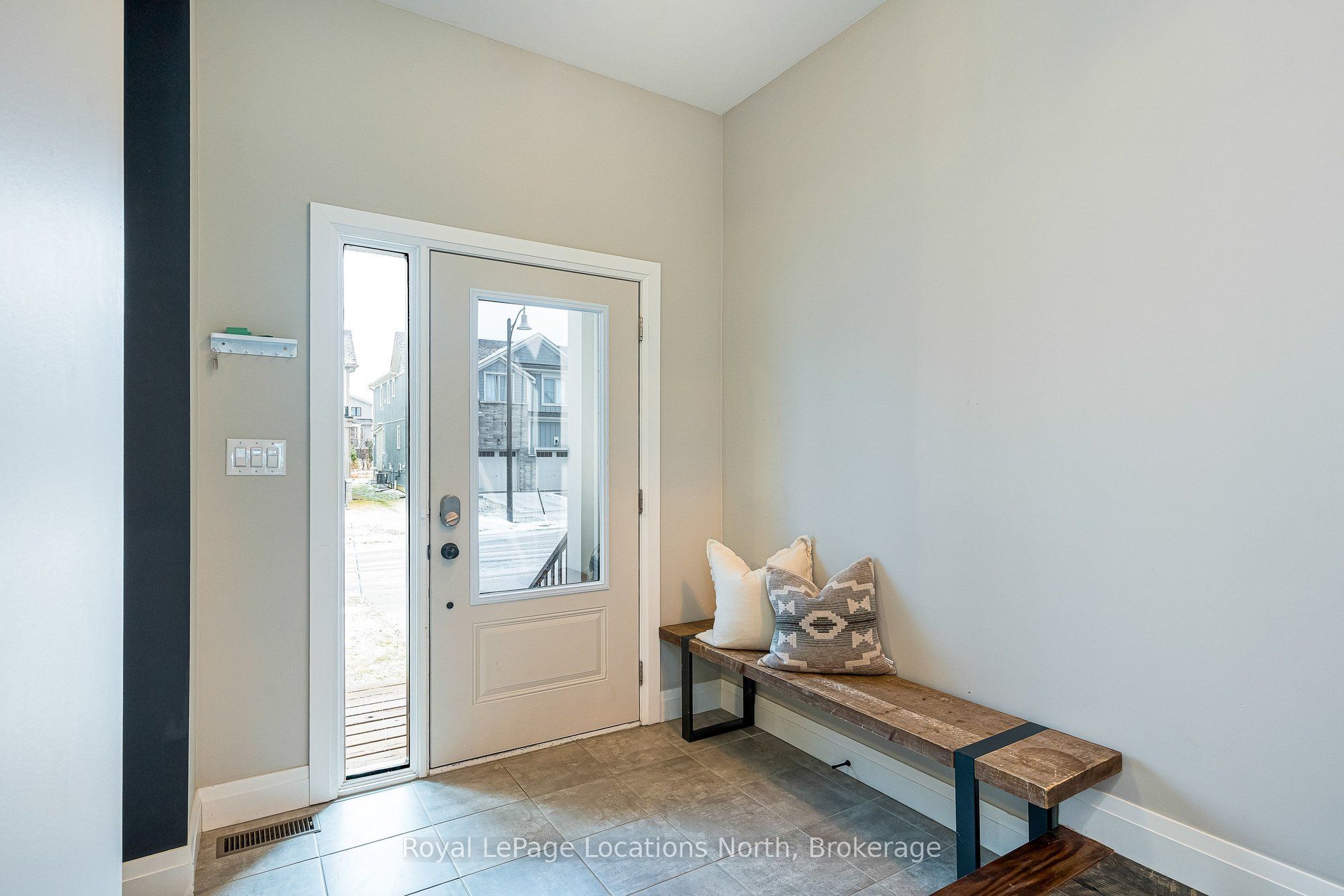 195 Courtland Street W, Blue Mountains, ON L9Y 4E4 photo 5
