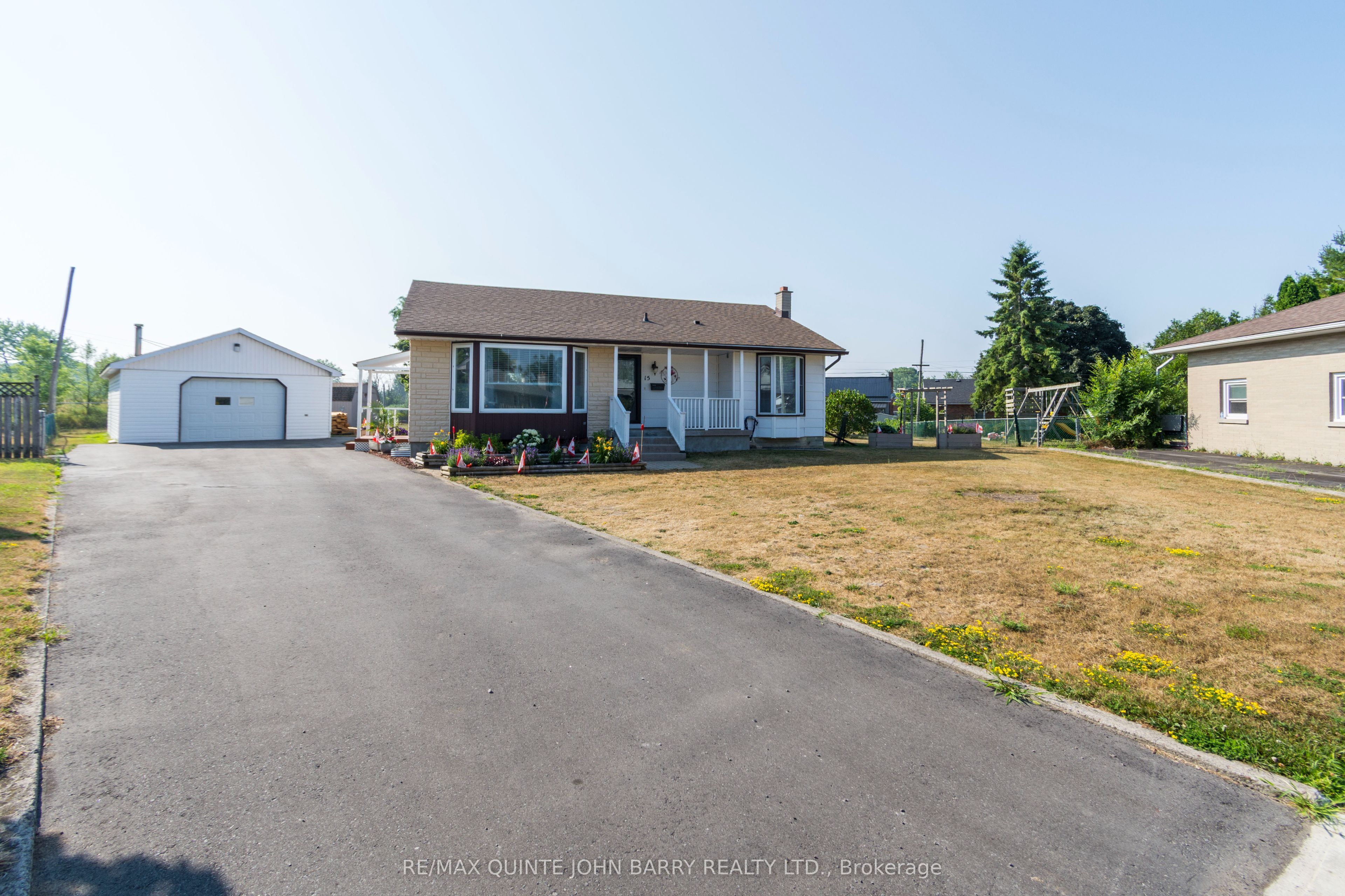 15 Coleman Drive, Quinte West, ON K8V 3A5 photo 4