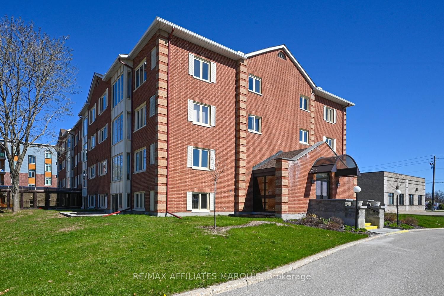 10 Armstrong Drive 304, Smiths Falls, ON K7A 5H8 photo 3