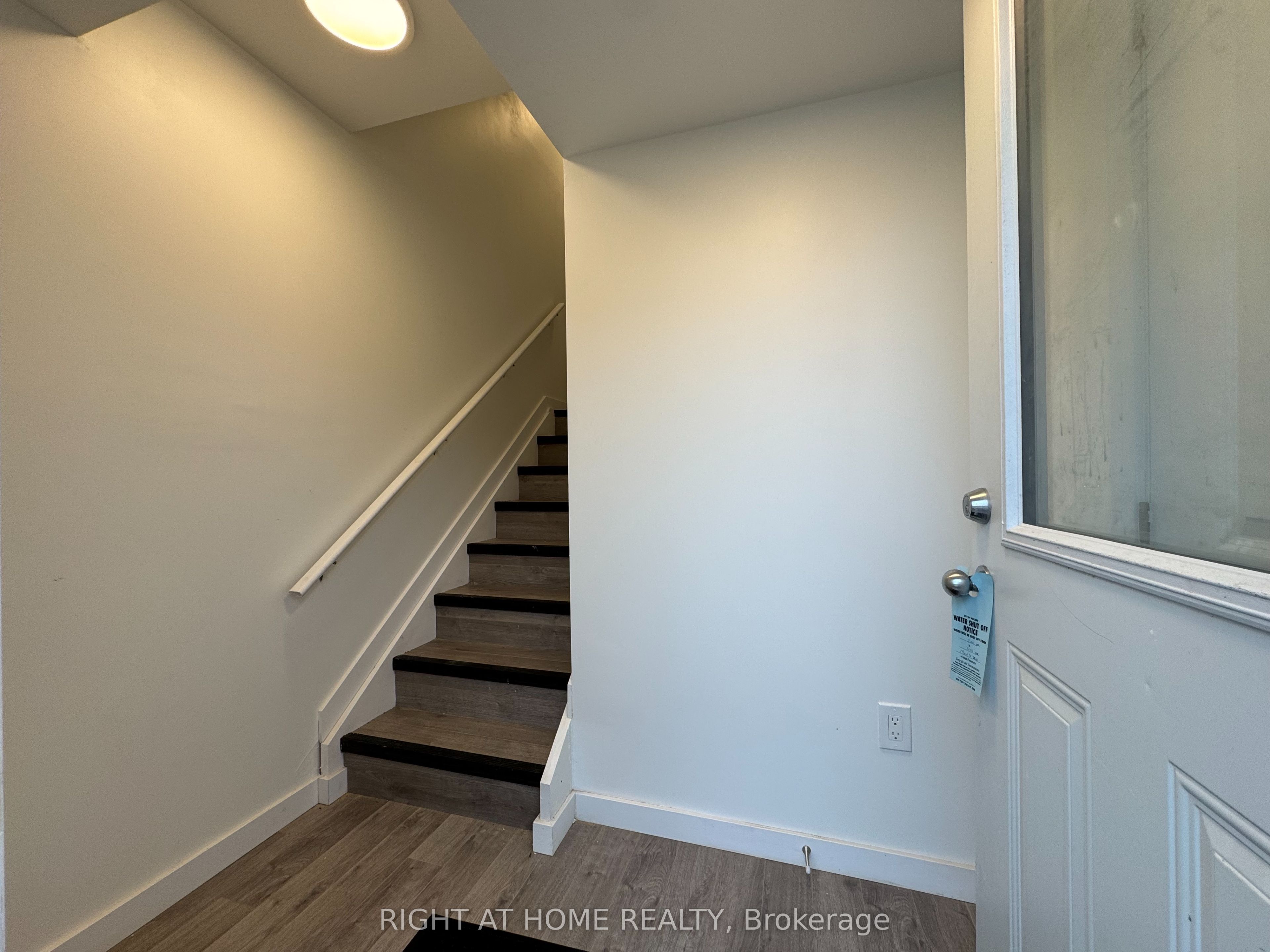 127 Highriver Trail (MAIN), Welland, ON L3C 0H6 photo 2