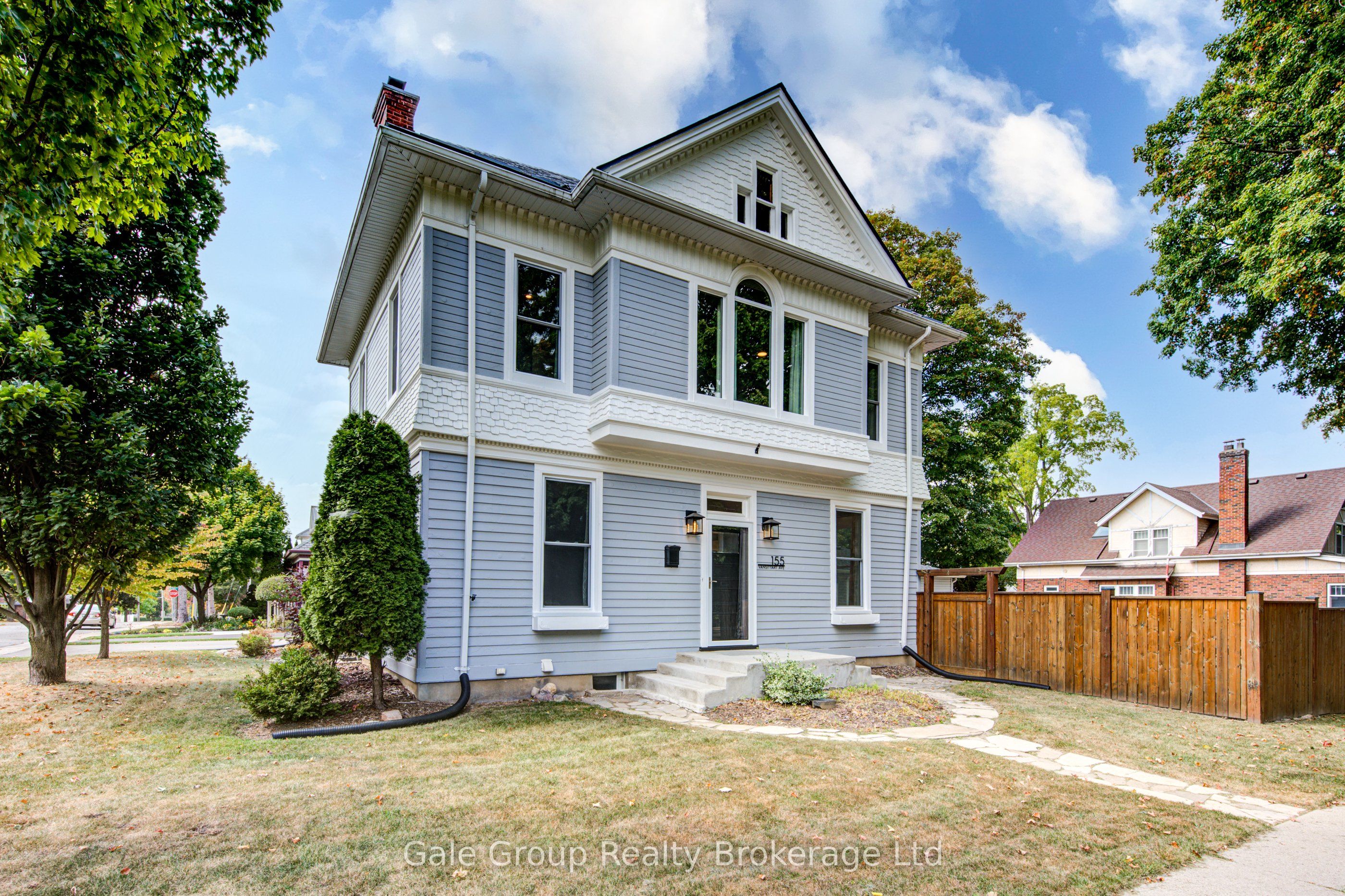 155 Vansittart Avenue, Woodstock, ON N4S 6E7 photo 3