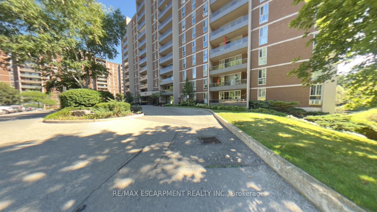 1966 Main Street W 306, Hamilton, ON L8S 1J6 photo 2