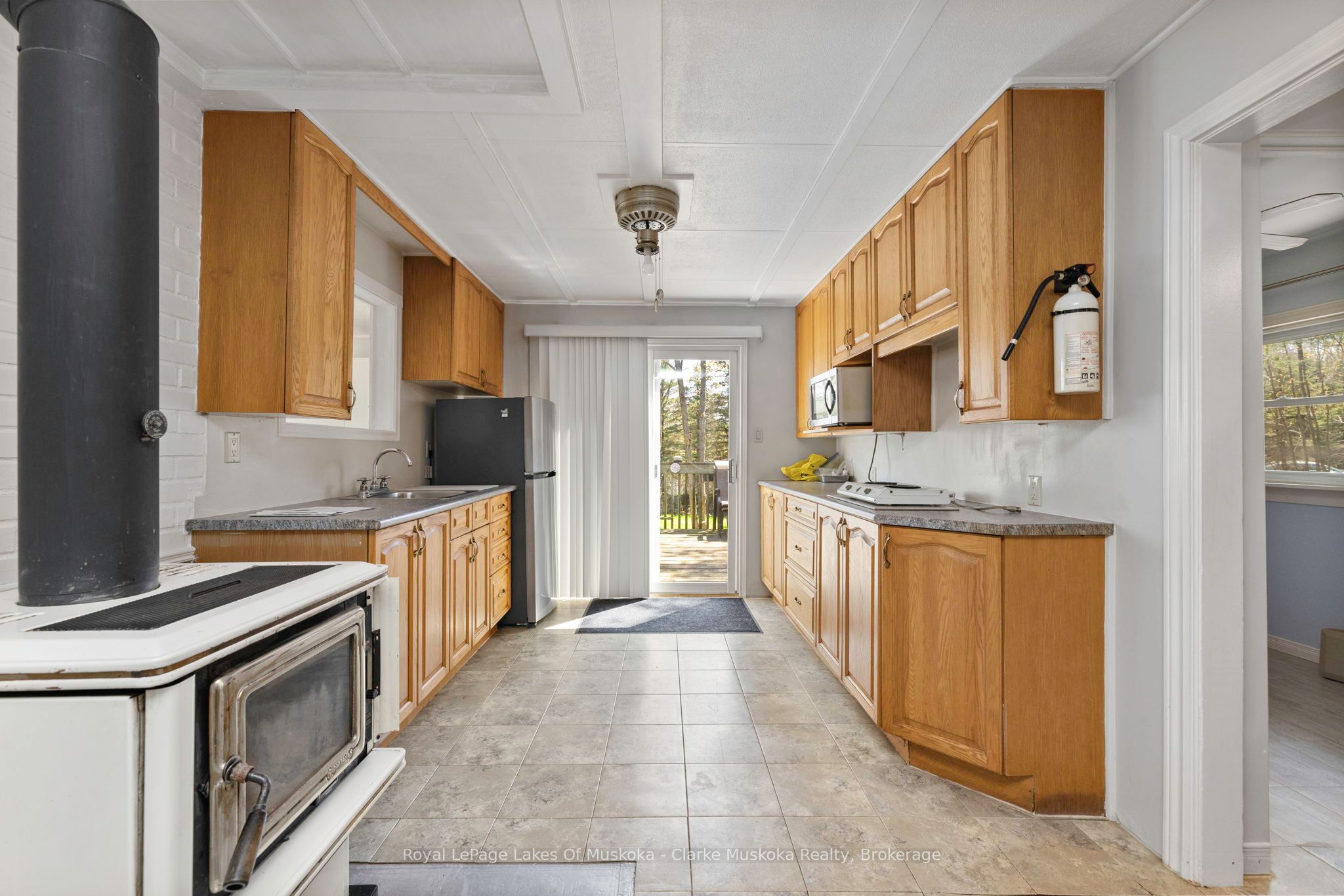 525 HIAWATHA Road, Georgian Bay, ON L0K 1S0 photo 5