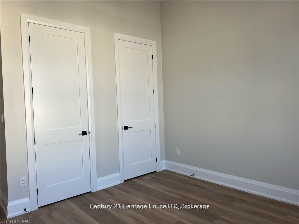 43 Jarvis Street 205, Fort Erie, ON L2A 2S3 photo 5