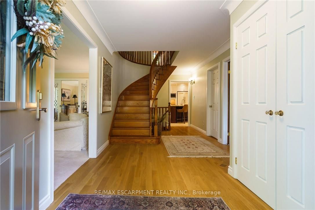 373 Brookview Court, Hamilton, ON L9G 4E6 photo 5