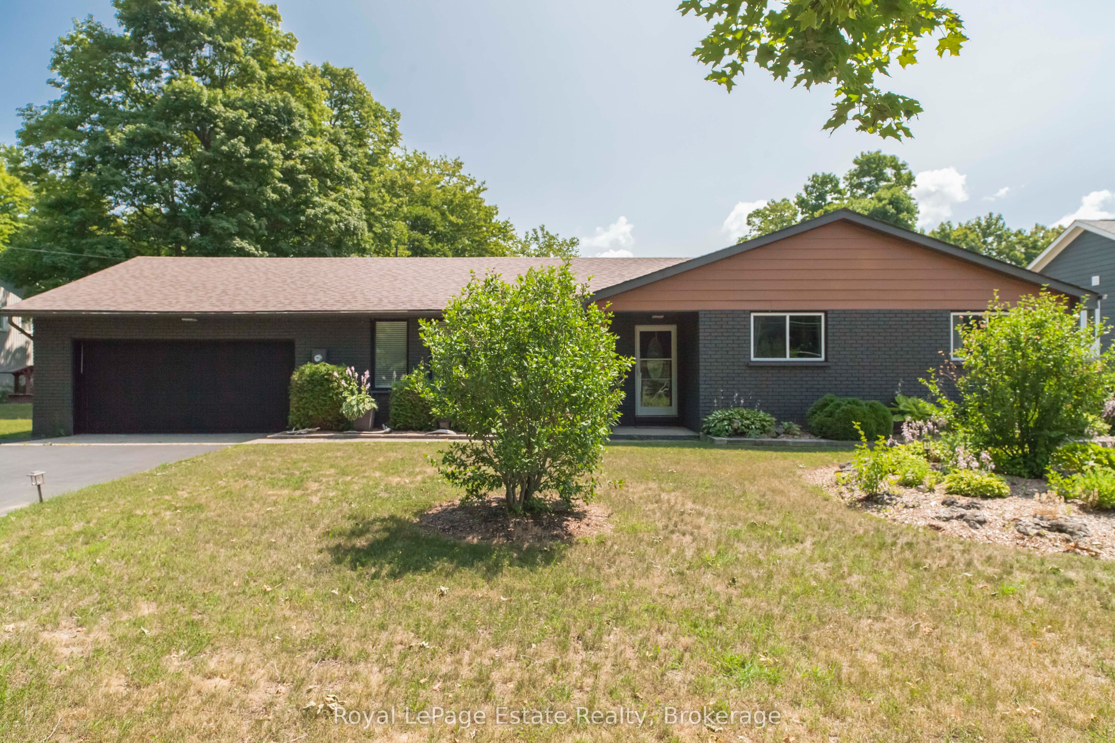 90 Carson Lake Crescent, South Bruce Peninsula, ON N0H 2G0 photo 2