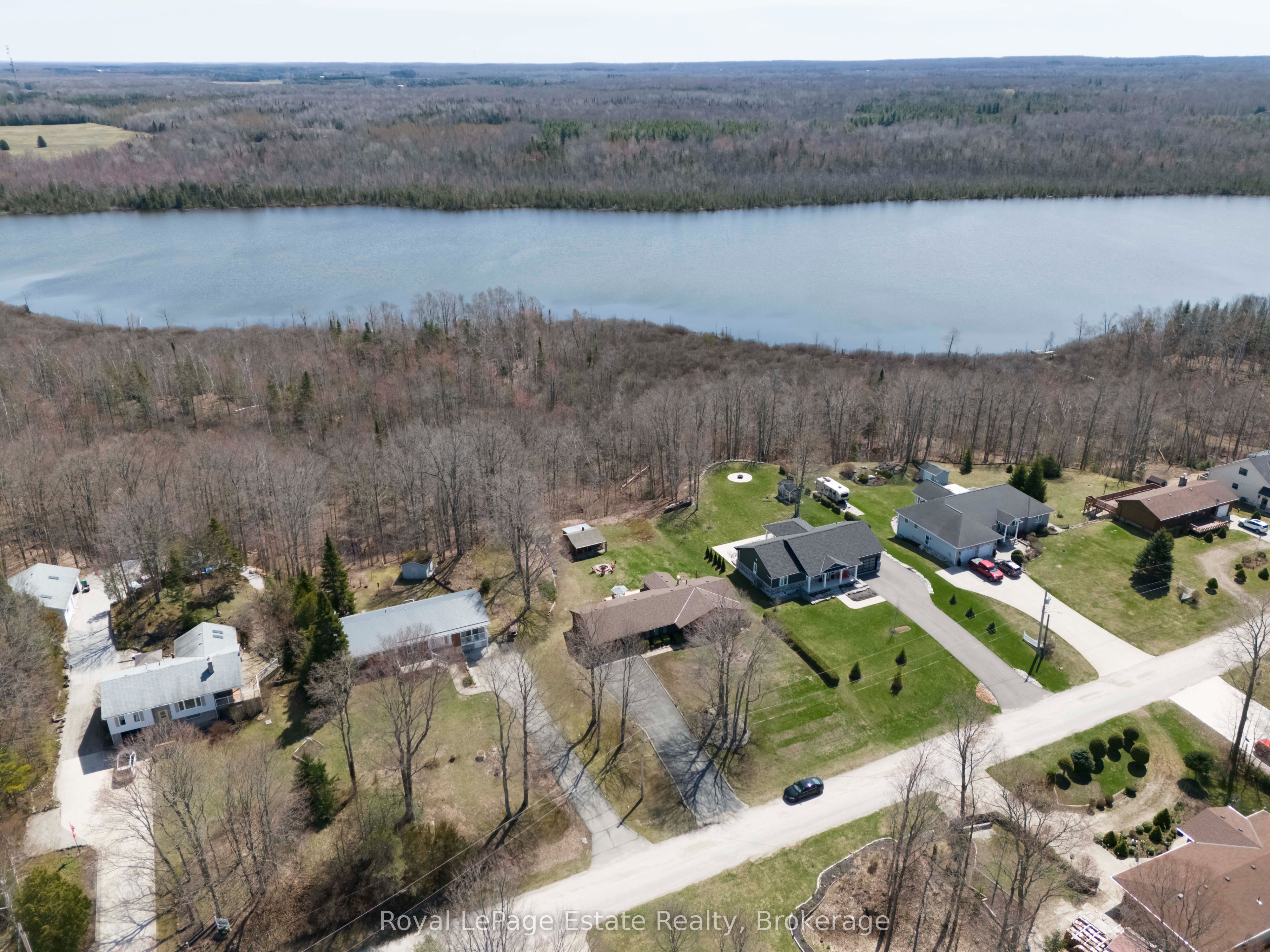 90 Carson Lake Crescent, South Bruce Peninsula, ON N0H 2G0 photo 3
