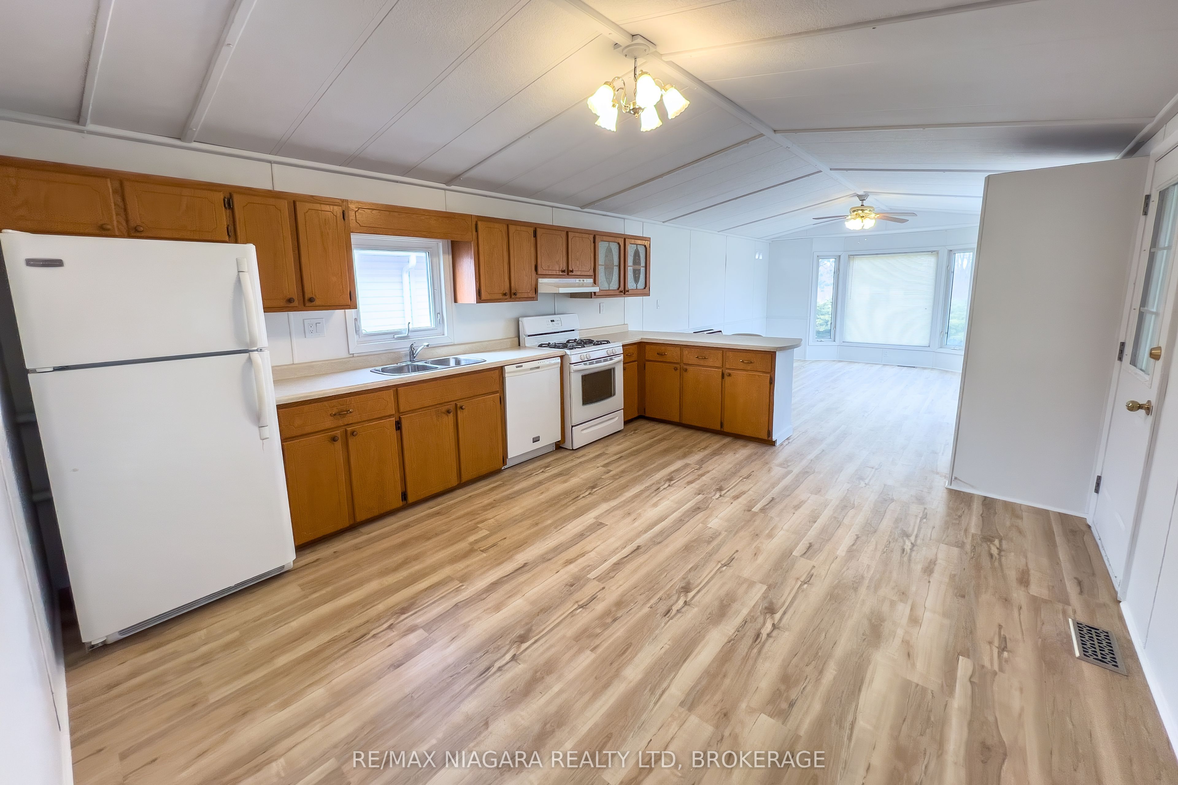 3033 TOWNLINE Road 74, Fort Erie, ON L0S 1S0 photo 4