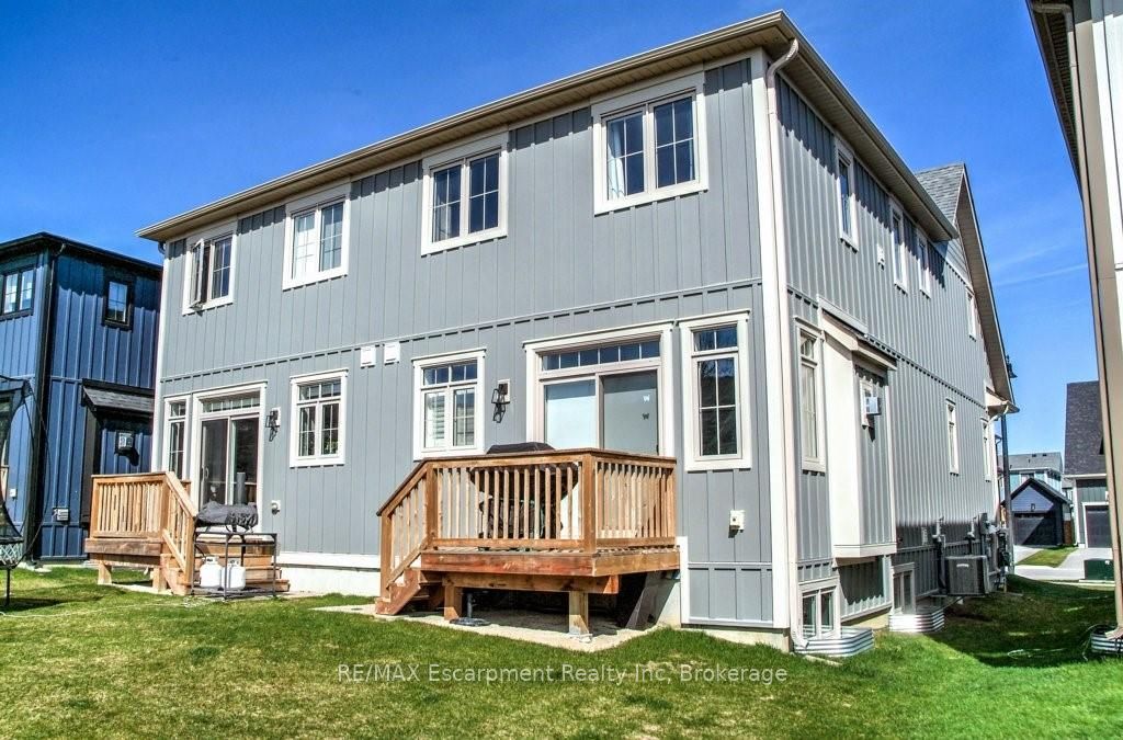 212 Courtland Street, Blue Mountains, ON L9Y 4E4 photo 4