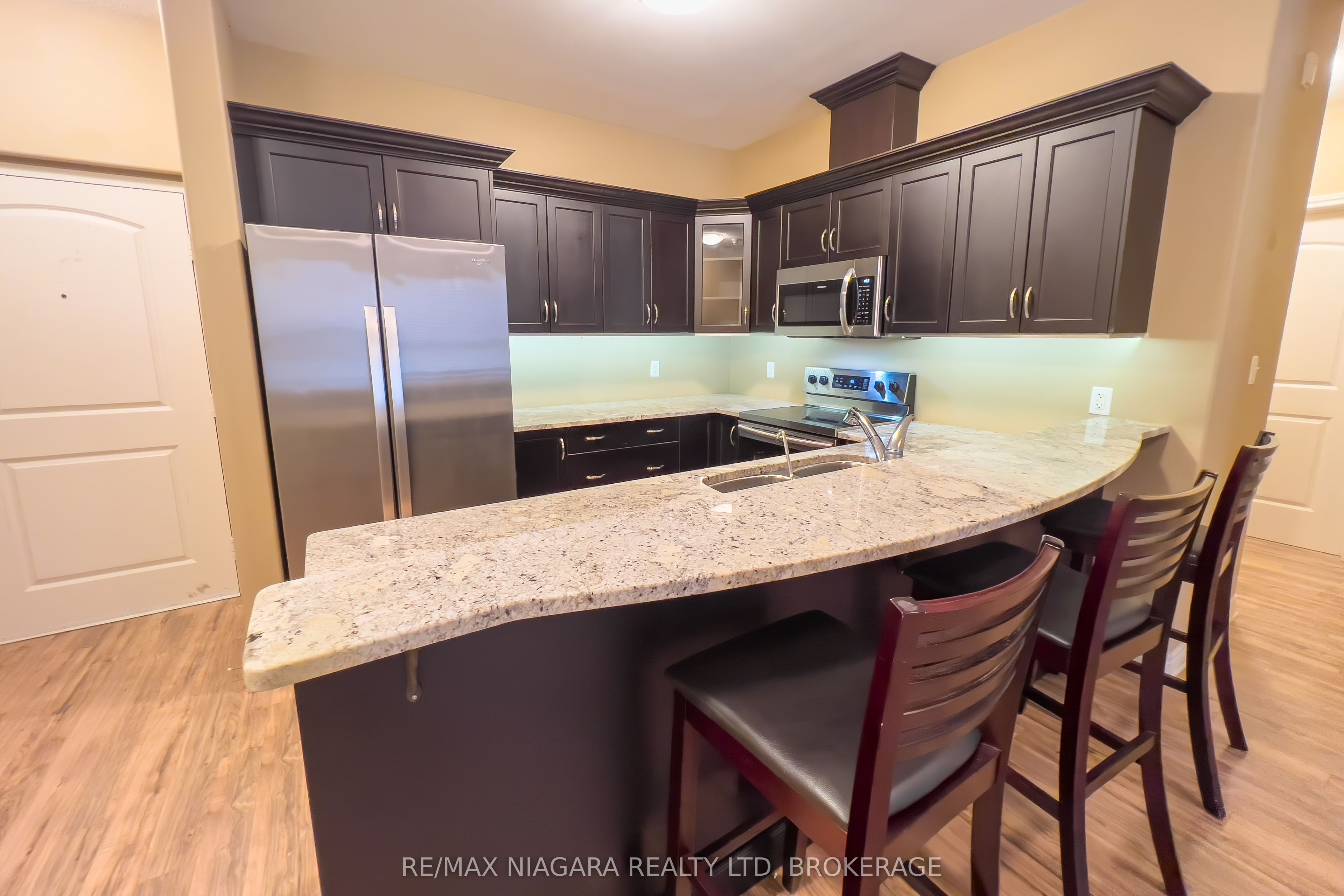 2799 St. Paul Avenue 306, Niagara Falls, ON L2J 2L3 photo 5