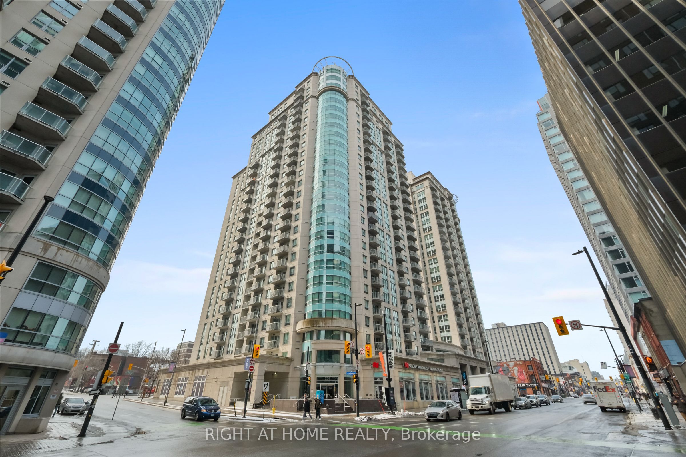234 Rideau Street 2302, Lower Town - Sandy Hill, ON K1N 0A9 photo 3