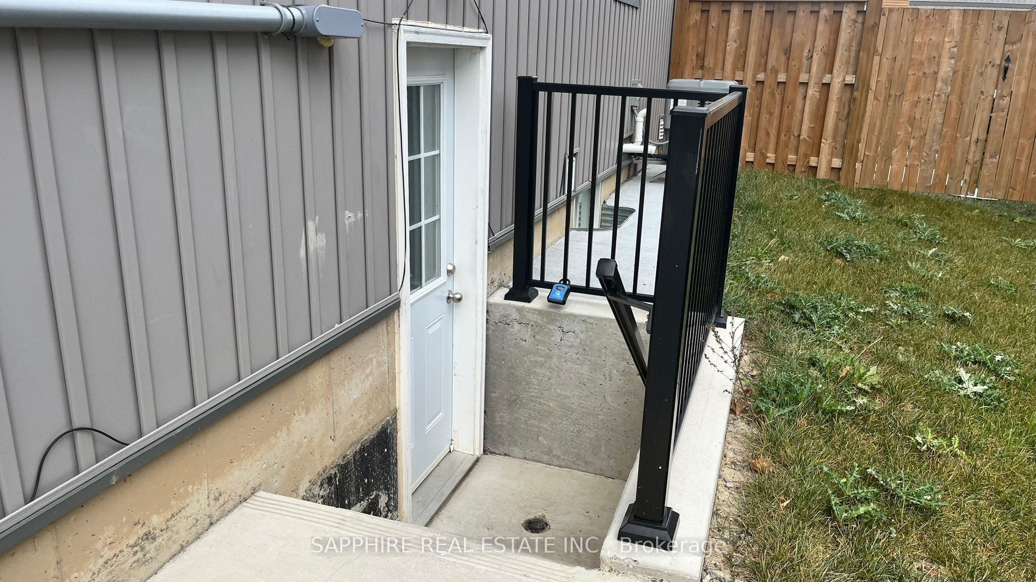 28 Barker (Basement) Parkway, Thorold, ON L2B 1N7 photo 3