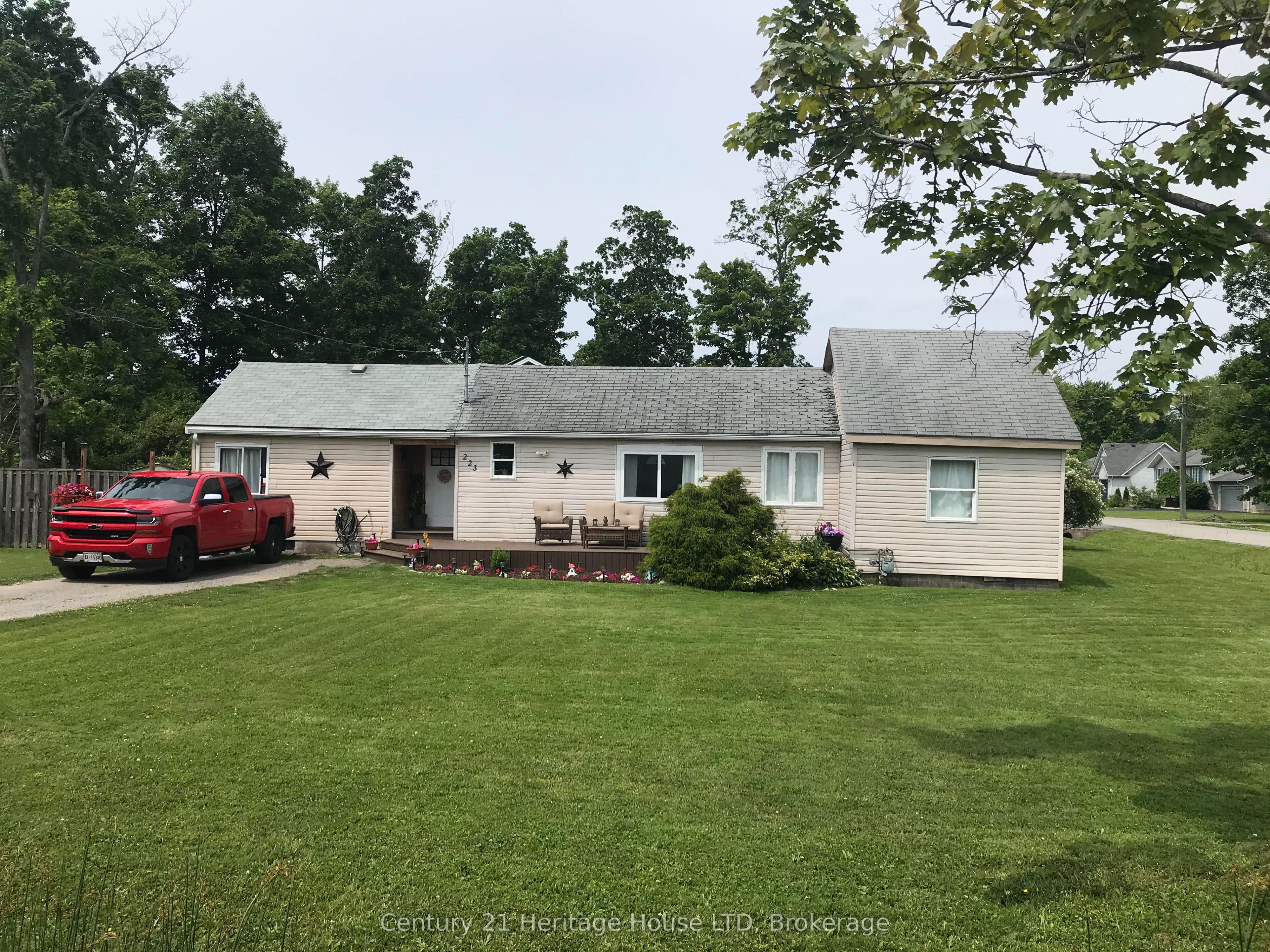 223 Bernard Avenue, Fort Erie, ON L0S 1N0 photo 3