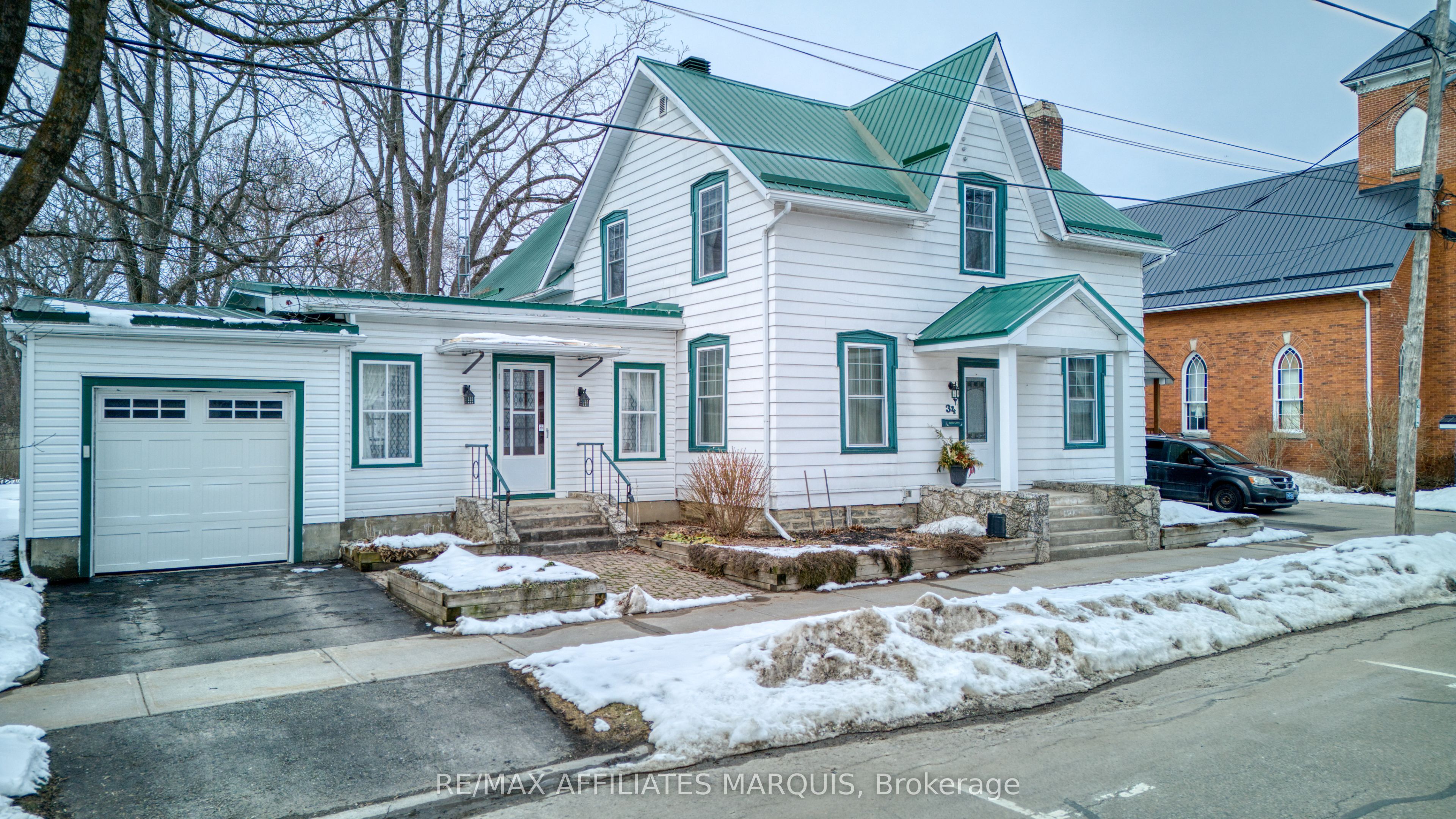 34 Church Street, Westport, ON K0G 1X0 photo 2